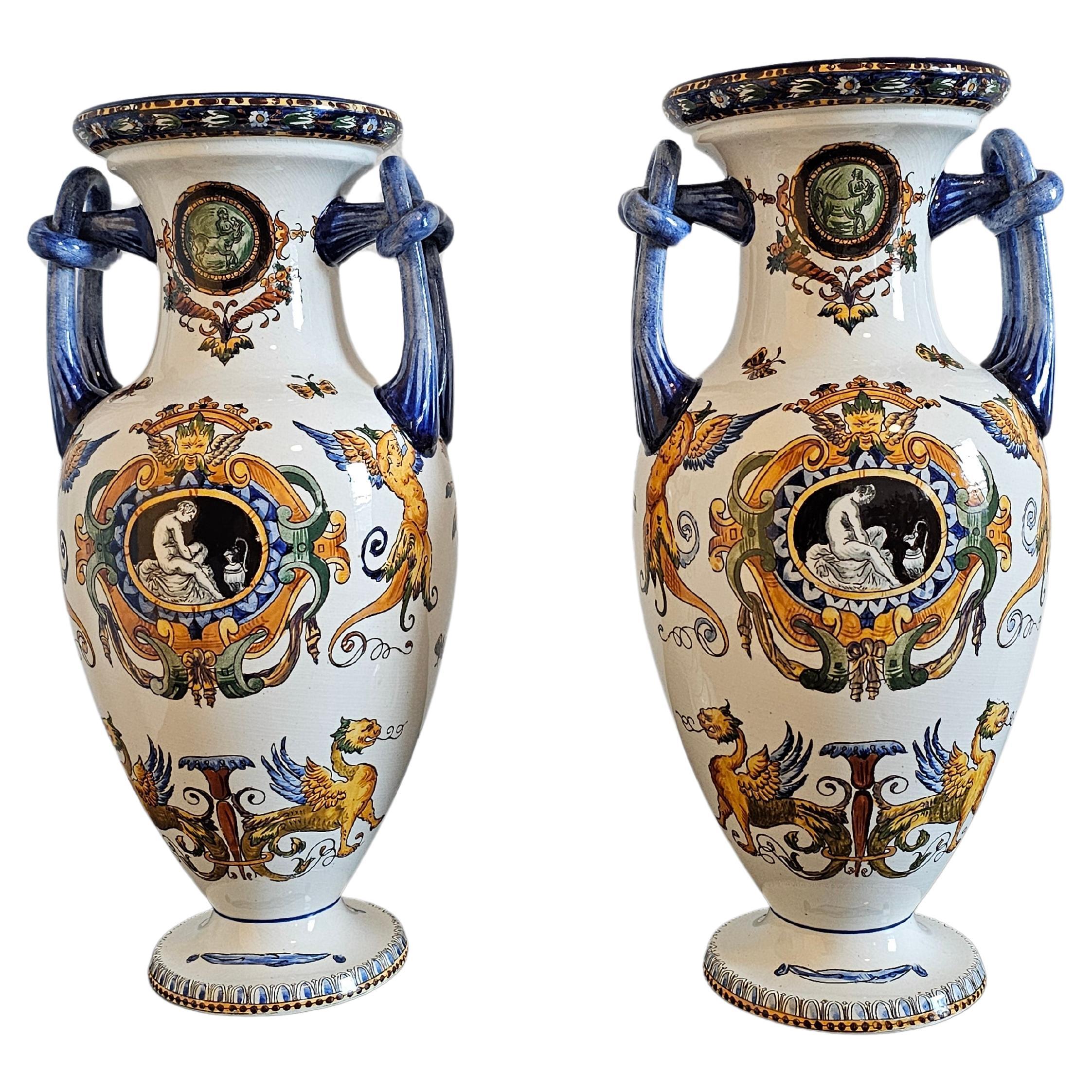 Paire de vases français en céramique néo-renaissance Gien Fiance