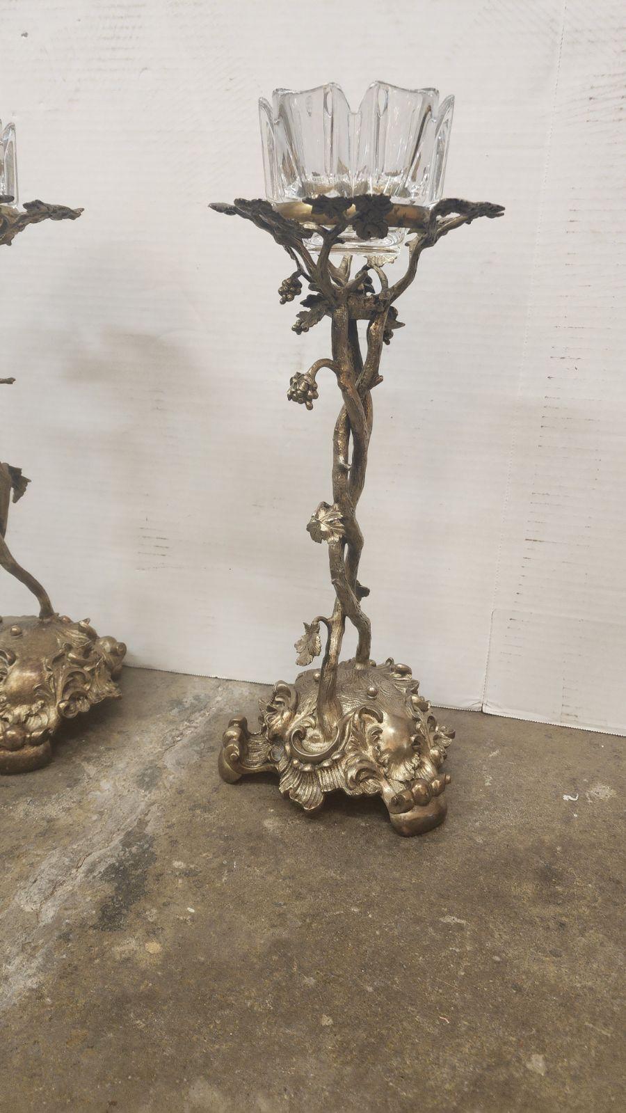 Coppia di candelabri dorati francesi In condizioni buone in vendita a Dallas, TX