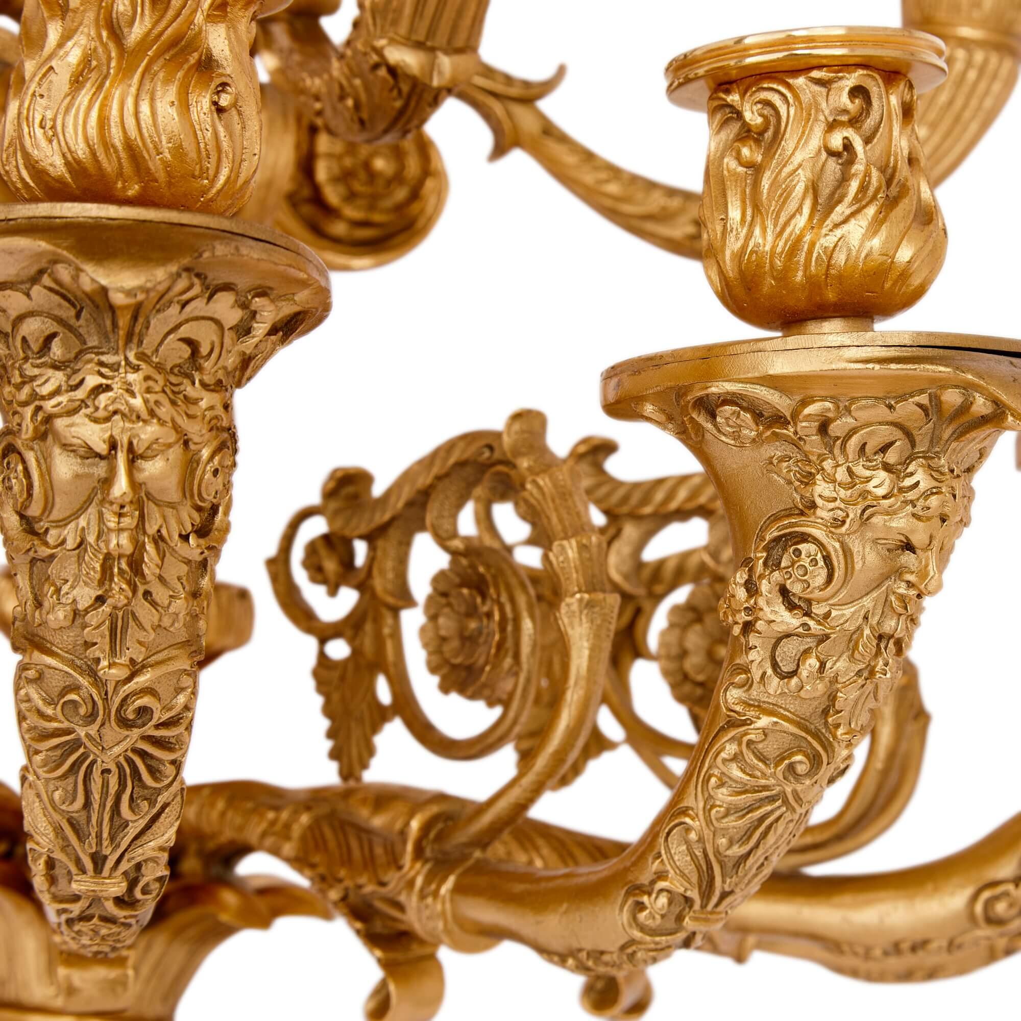 Coppia di applique francesi in bronzo patinato e dorato in vendita 1