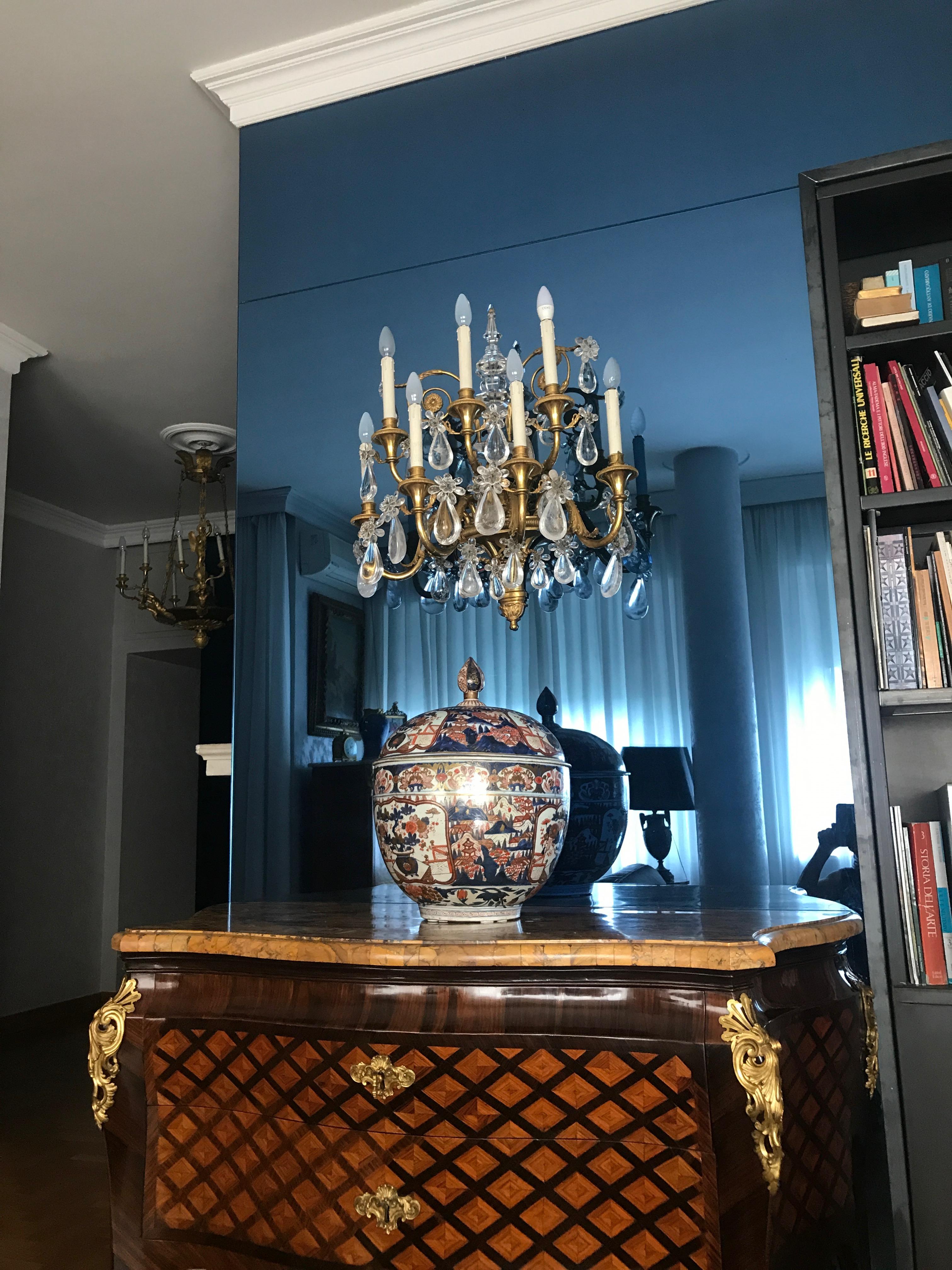 Coppia di applique francesi in bronzo dorato e cristallo di rocca Neoclassico in vendita 1