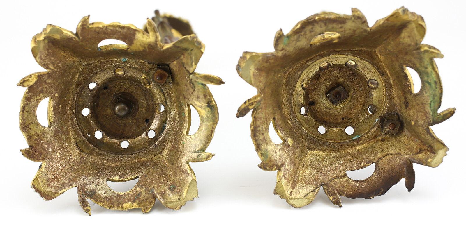 Doré Paire de chandeliers français en bronze doré, musiciens et musiciennes, 19e siècle  en vente