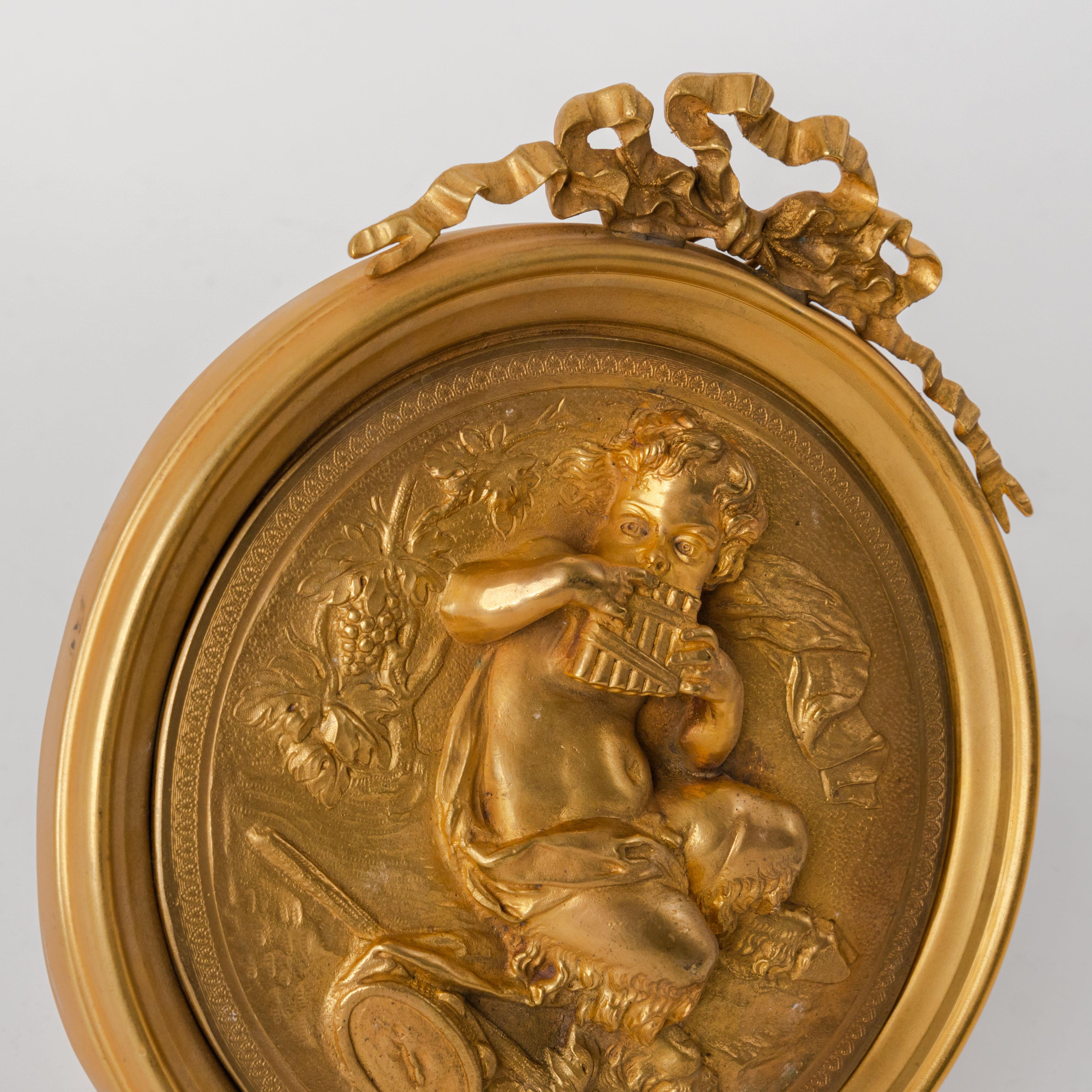 Pair of French Gilt Bronze Round Figural Wall Plaques, France, 19th Century For Sale 5