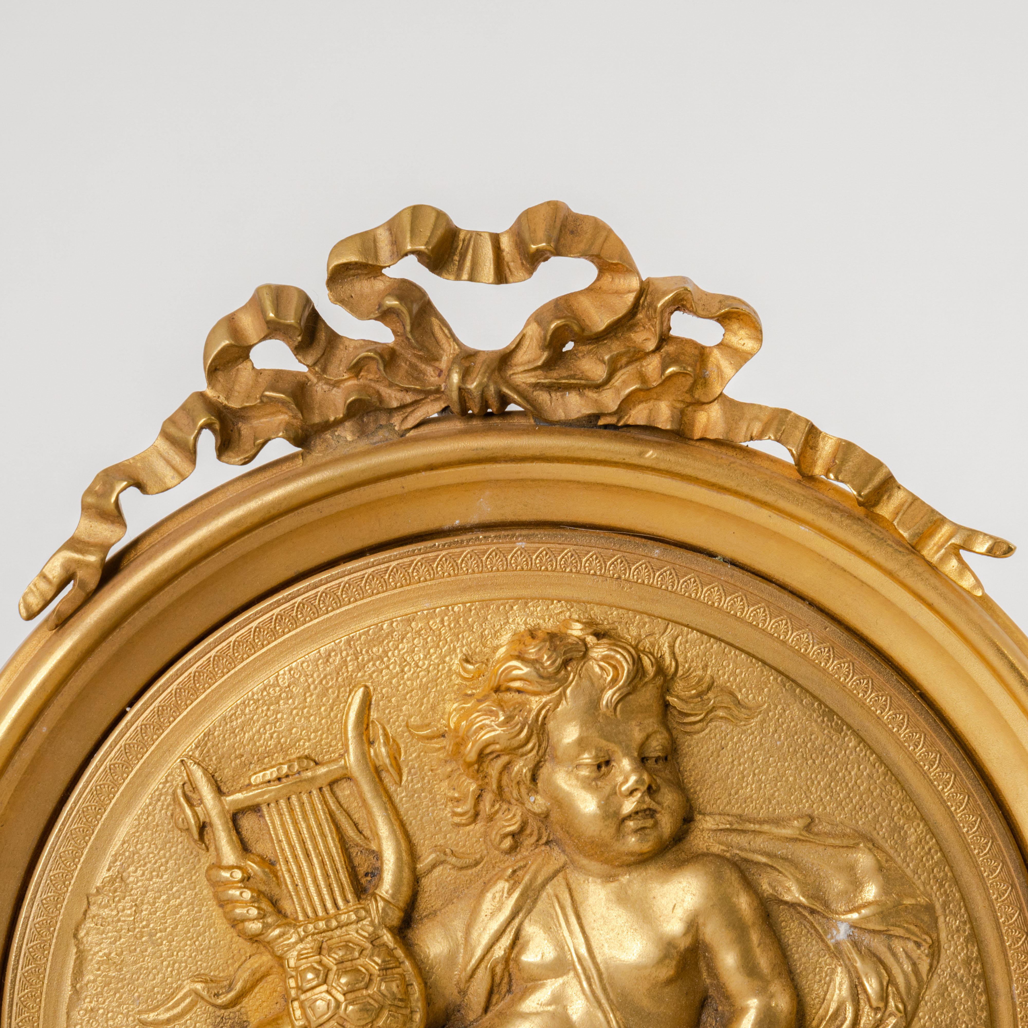 Pair of French Gilt Bronze Round Figural Wall Plaques, France, 19th Century For Sale 3