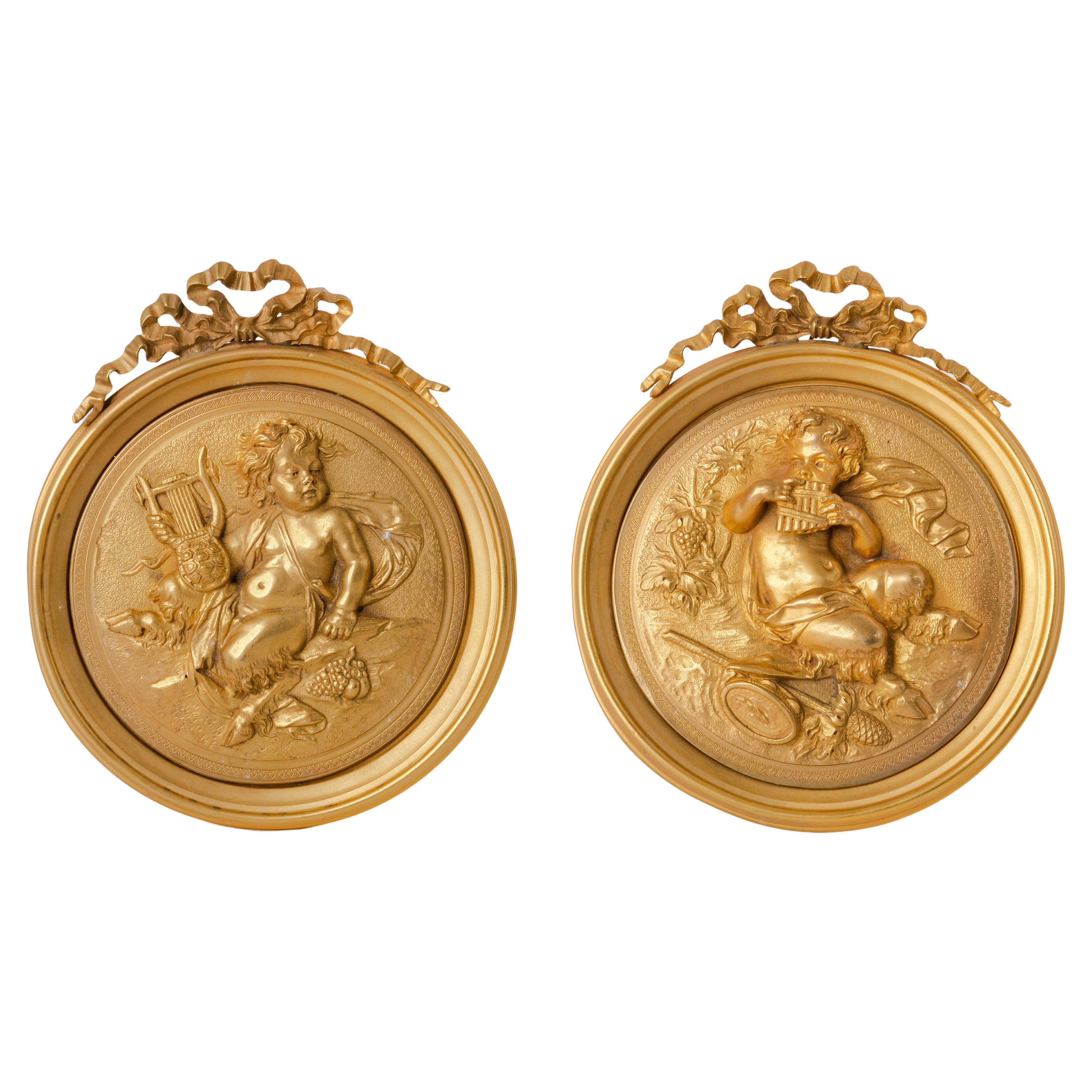 Pair of French Gilt Bronze Round Figural Wall Plaques, France, 19th Century For Sale