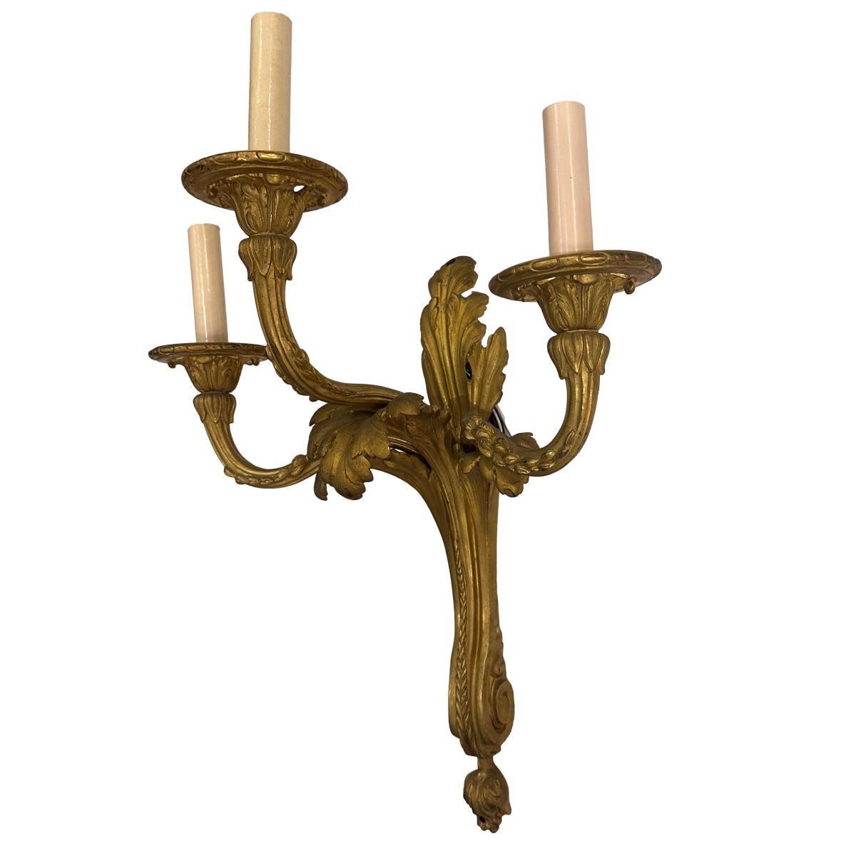 Coppia di applique francesi in bronzo dorato in vendita 6