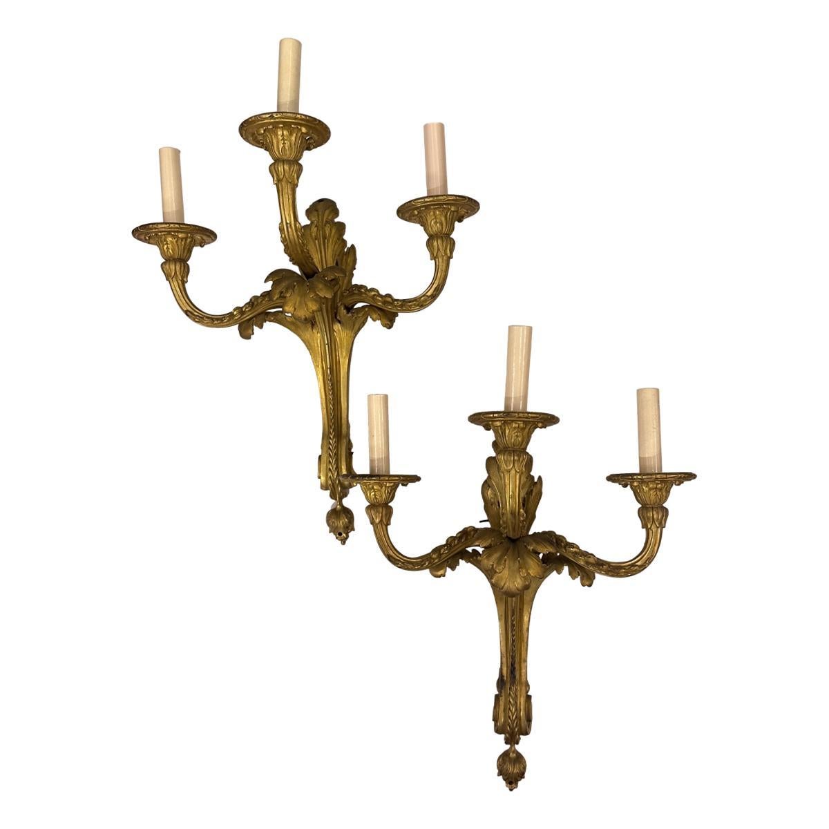 Coppia di applique francesi in bronzo dorato in vendita 3
