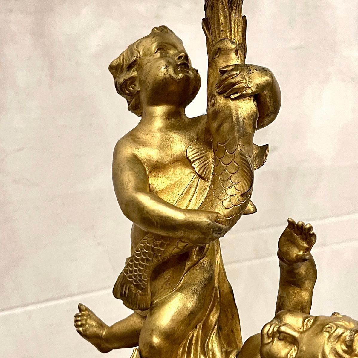 Inizio XX secolo Coppia di candelabri francesi dorati in vendita