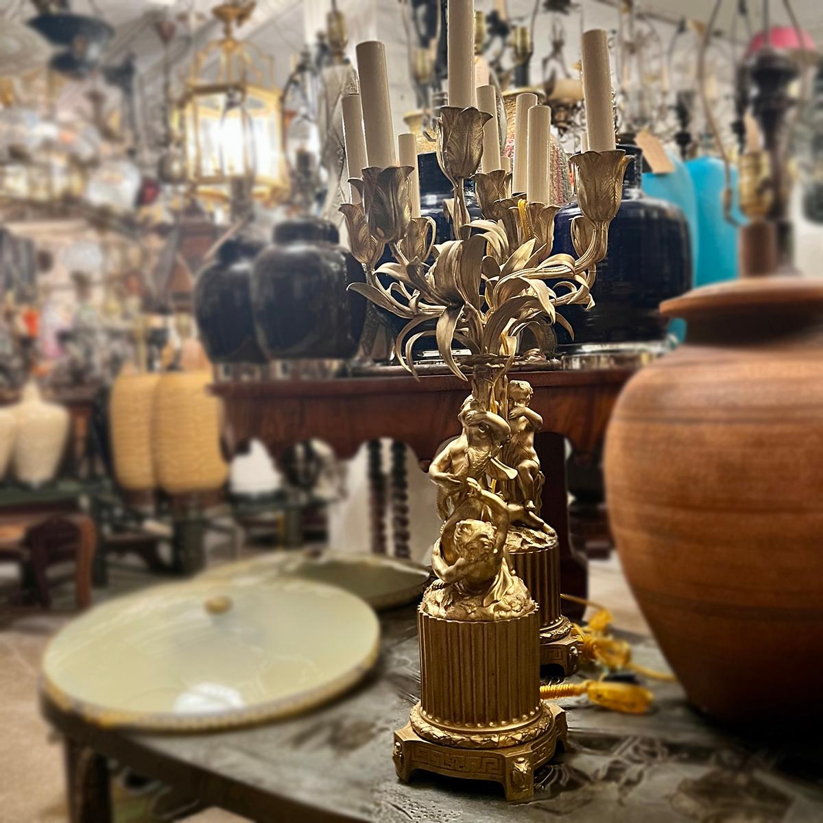 Bronzo Coppia di candelabri francesi dorati in vendita