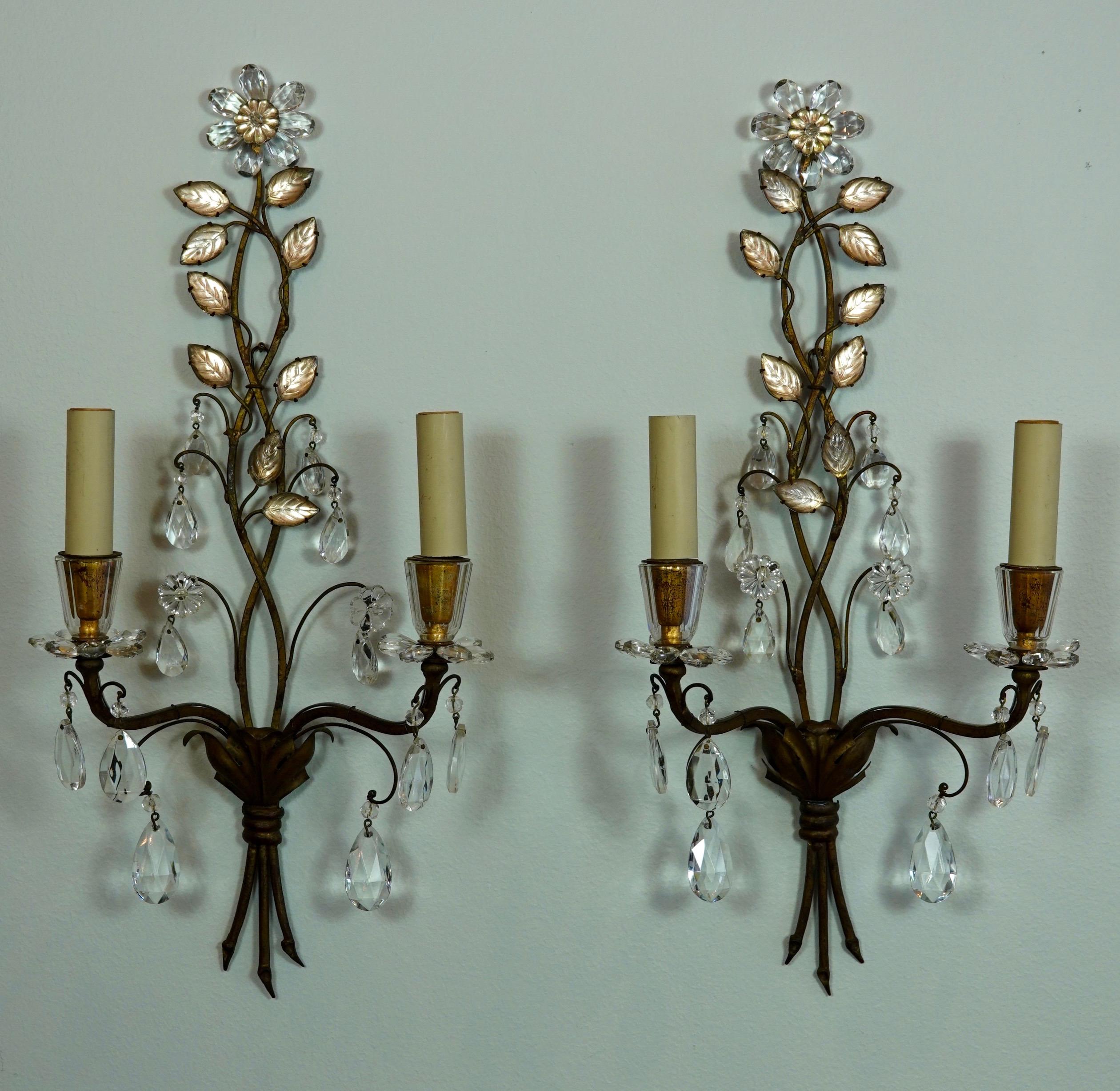 Art Nouveau Pair of French Gilt-Metal and Crystal Leaf Sconces by Maison Baguès For Sale