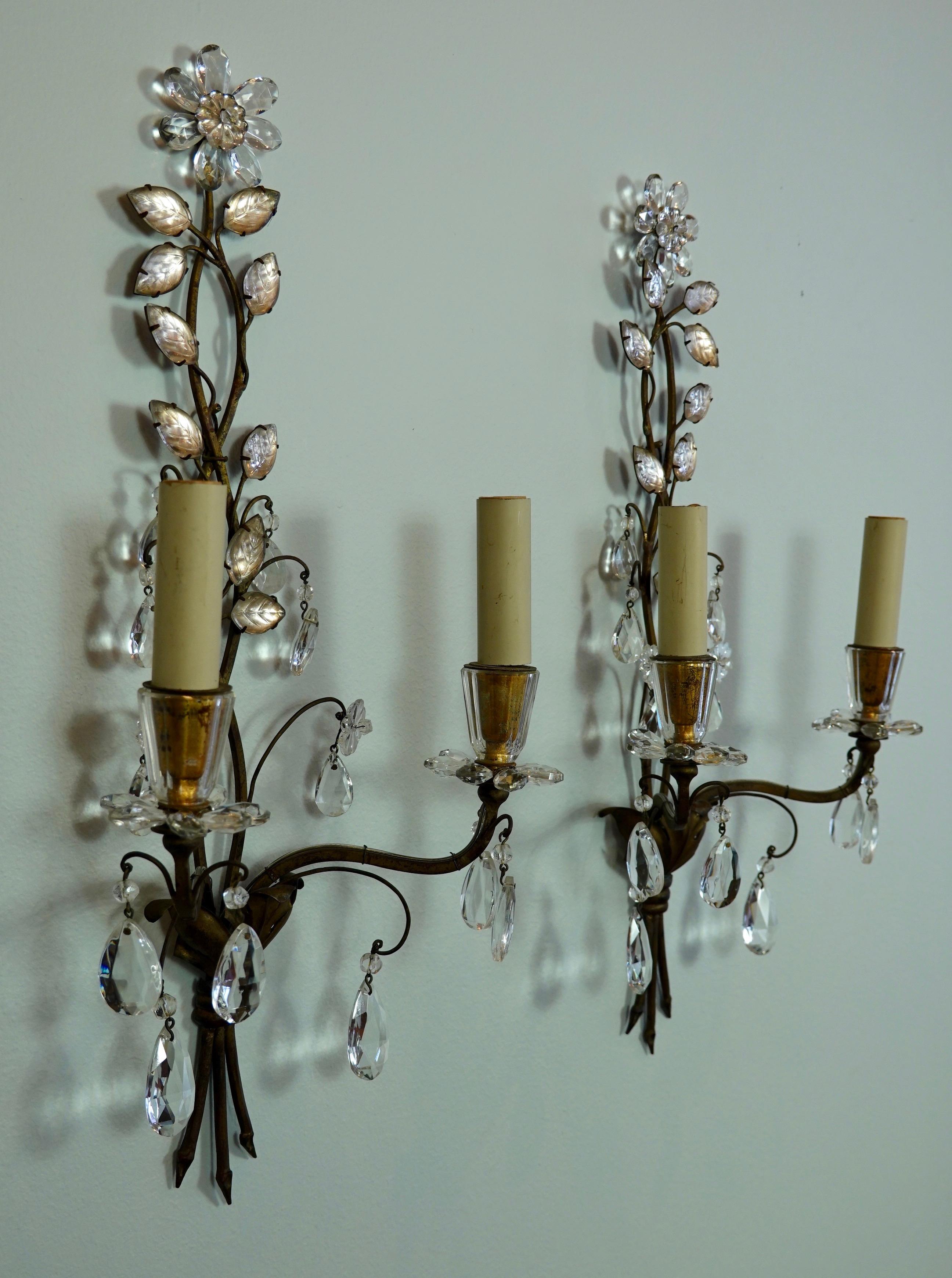 Pair of French Gilt-Metal and Crystal Leaf Sconces by Maison Baguès For Sale 1