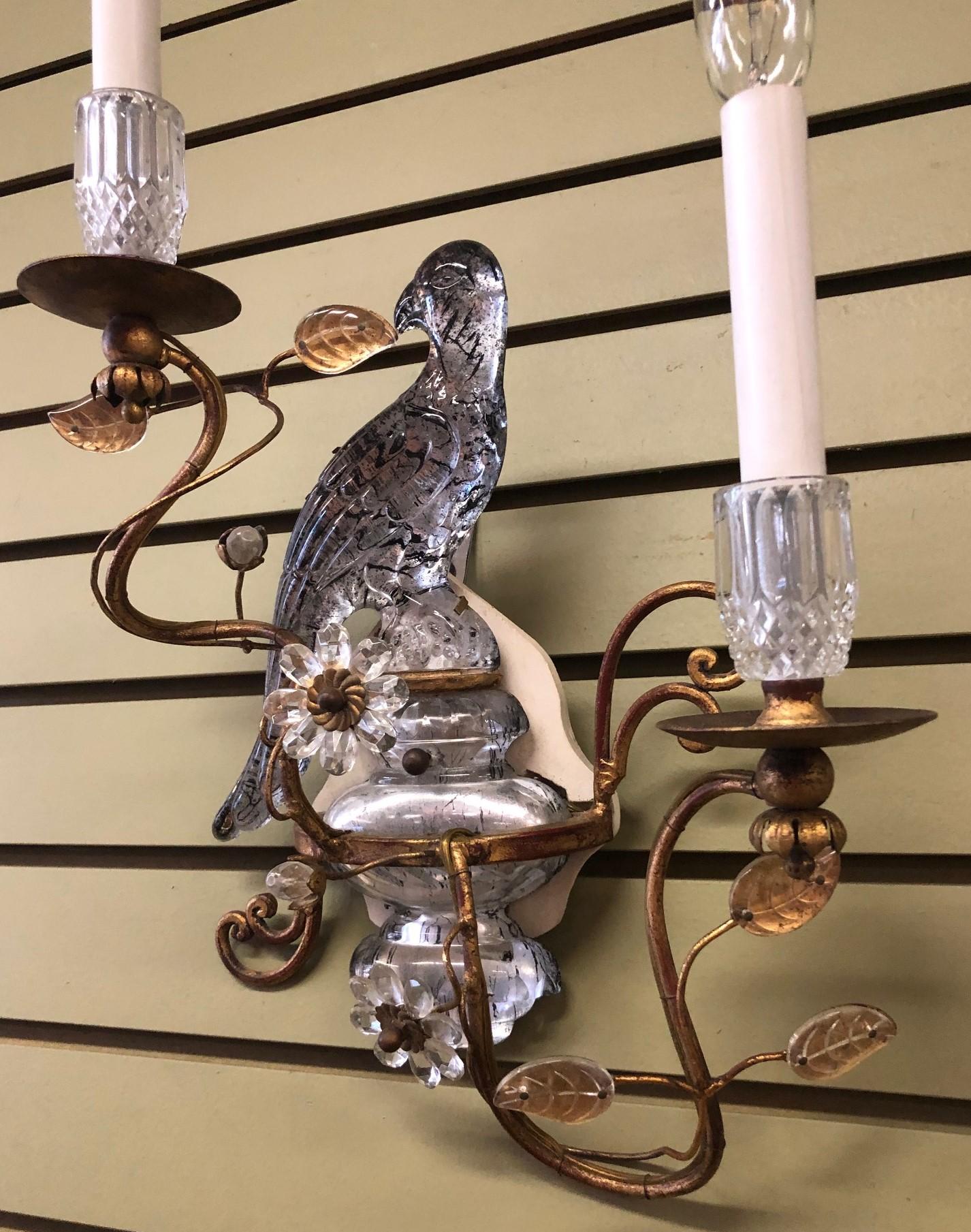 Pair of French Gilt Sconces with Parrots in the Manner of Maison Bagues In Good Condition In San Diego, CA