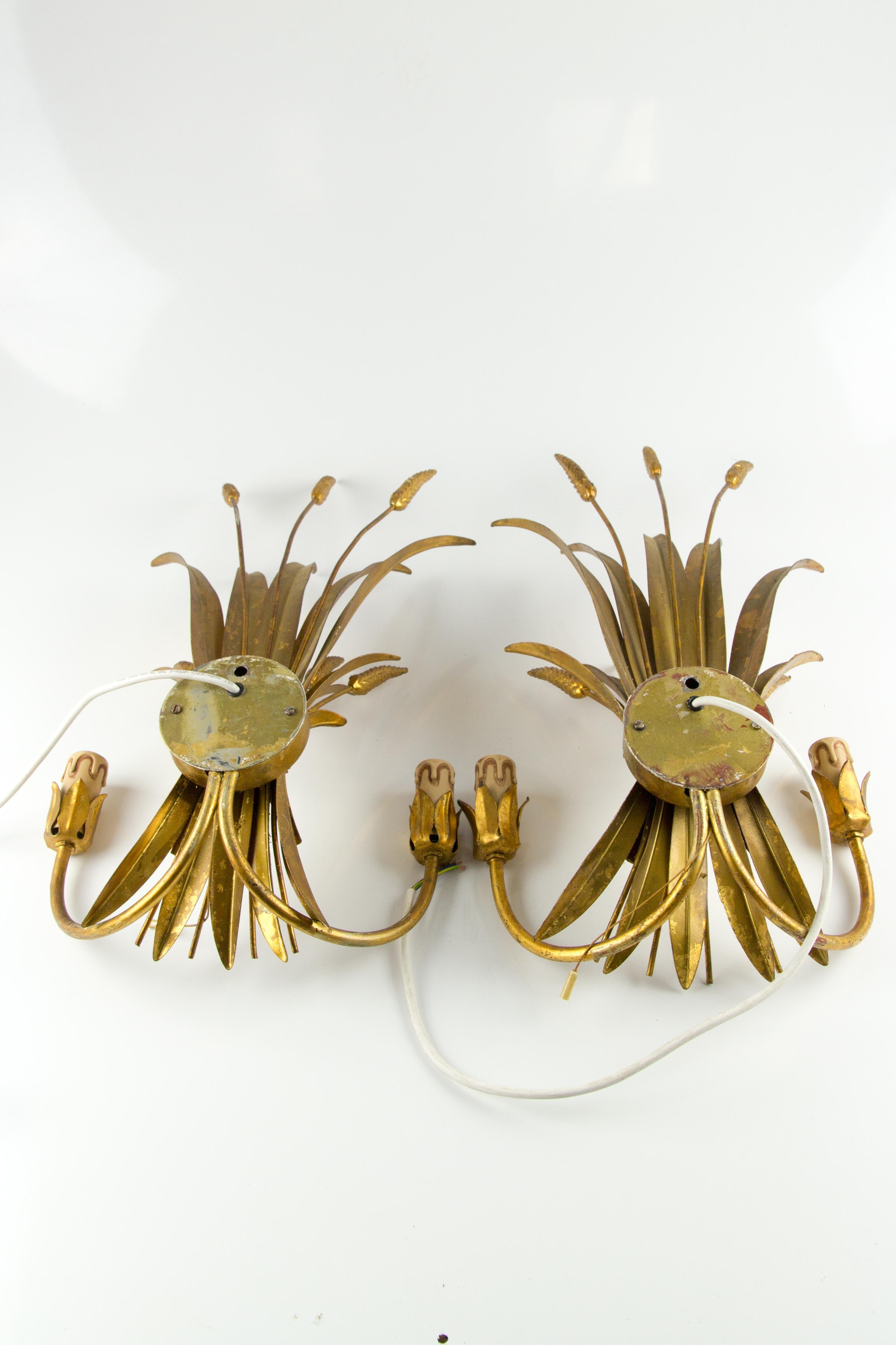 Pair of French Gilt Toleware Wheat Leaf Wall Sconces, 1950s 4