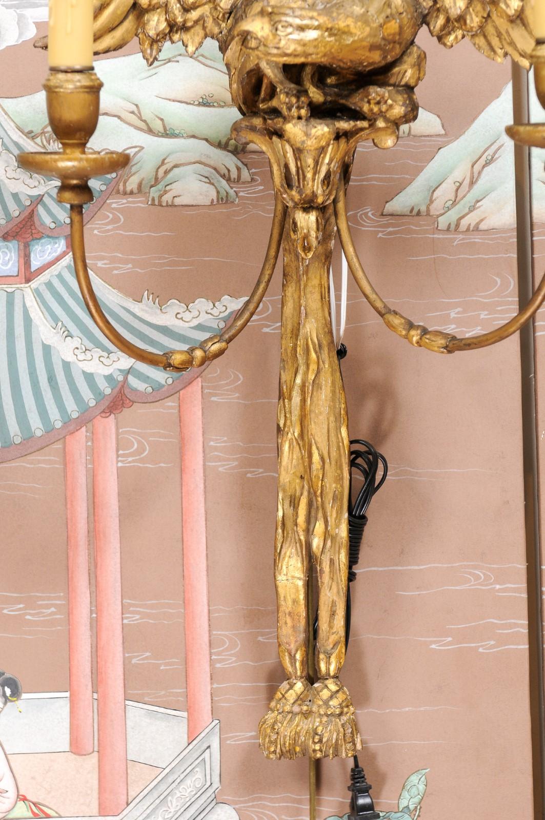 Paar französische Adler-Wandleuchter aus Giltholz mit 2 Lichtern:: um 1890 (19. Jahrhundert) im Angebot