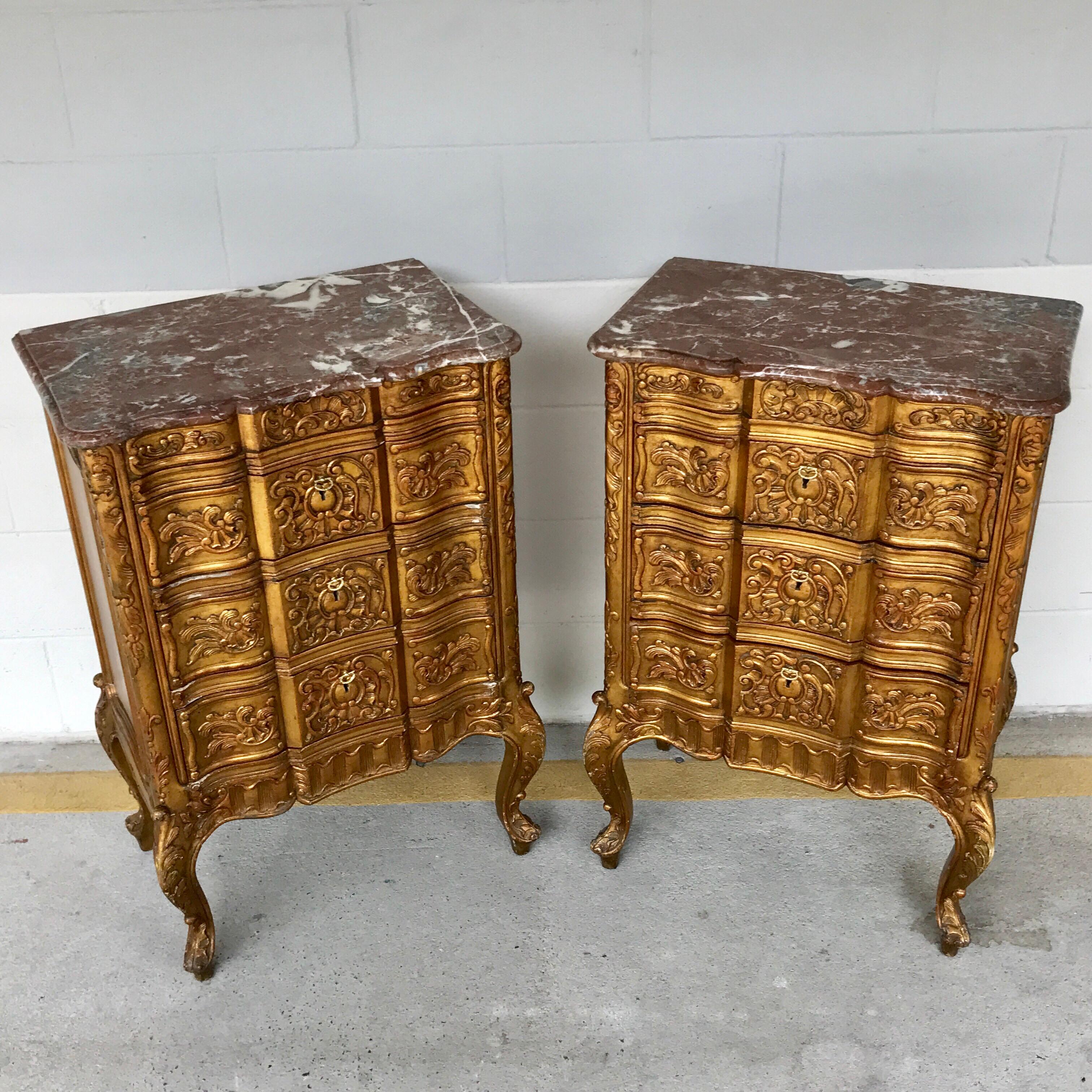 Pair of French Giltwood Diminutive Marble-Top Commodes In Good Condition For Sale In Atlanta, GA