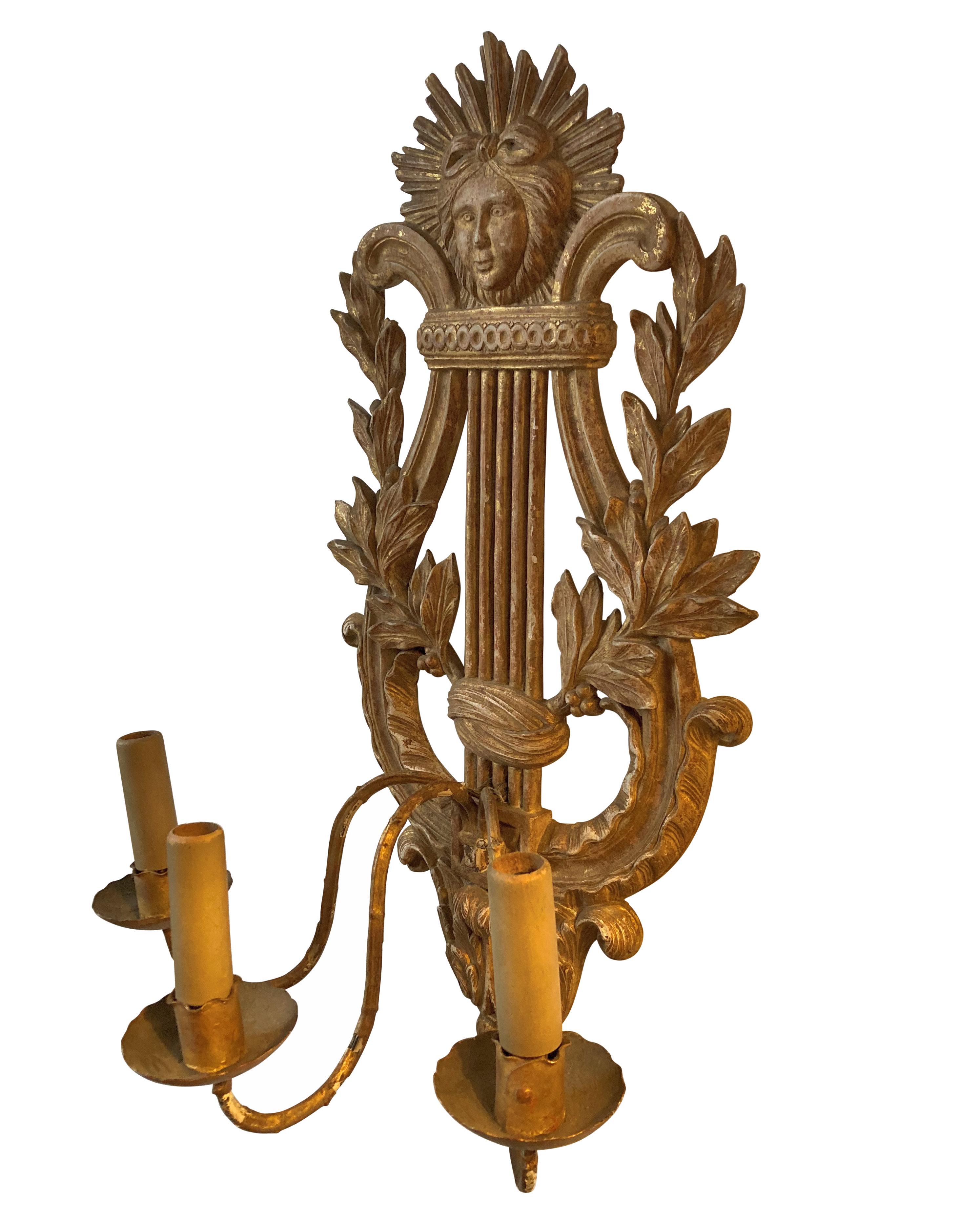 Pair Of French Giltwood Lire Back Wall Sconces In Good Condition For Sale In London, GB