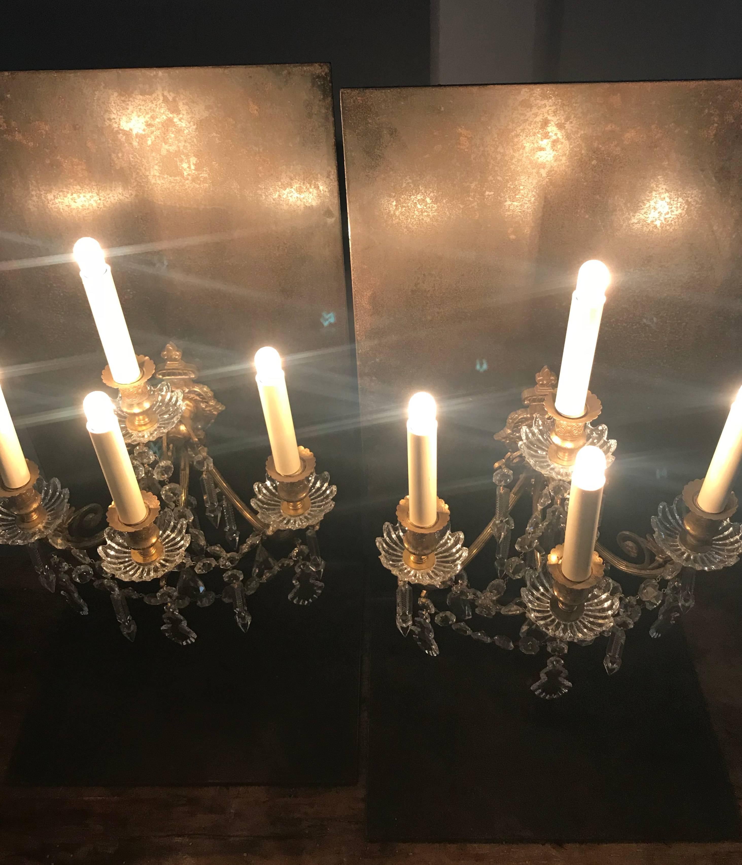 Cristal Paire d'appliques Girandoles françaises anciennes en vente