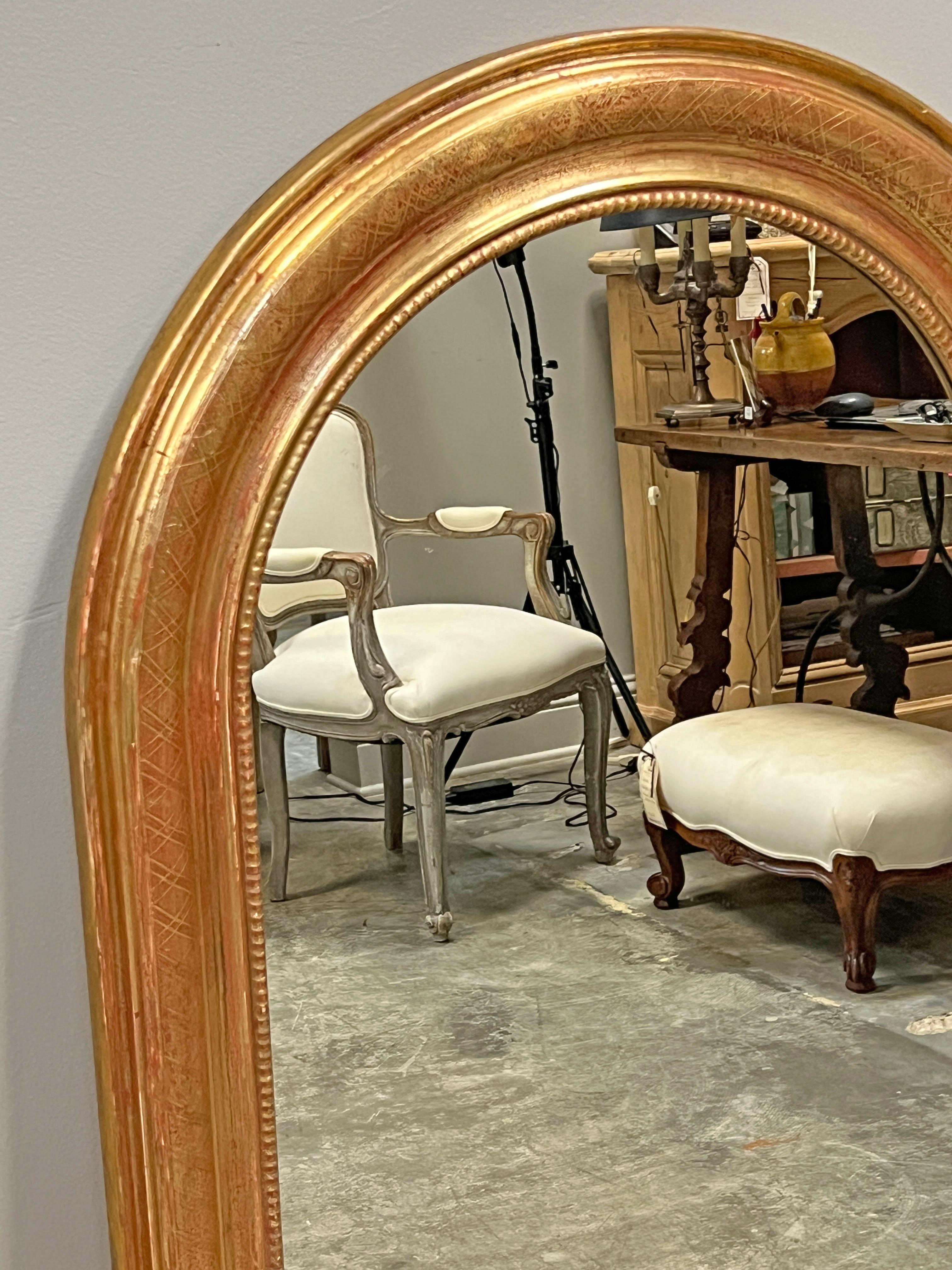 Pair of French Gold Gilt Arched Mirrors In Good Condition In Houston, US