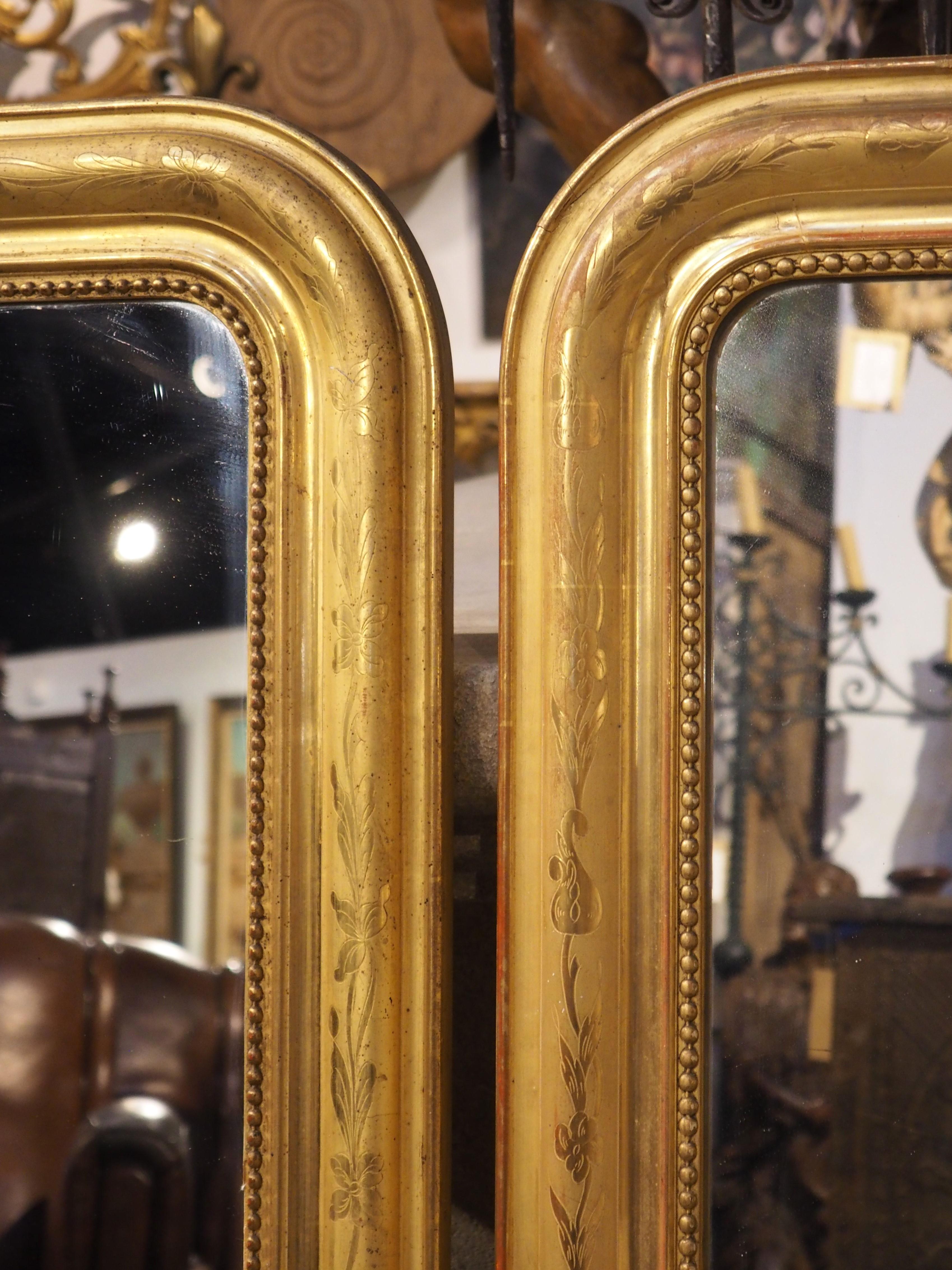 Paire de miroirs Louis Philippe français à motifs floraux en feuille d'or, vers 1890 en vente 4