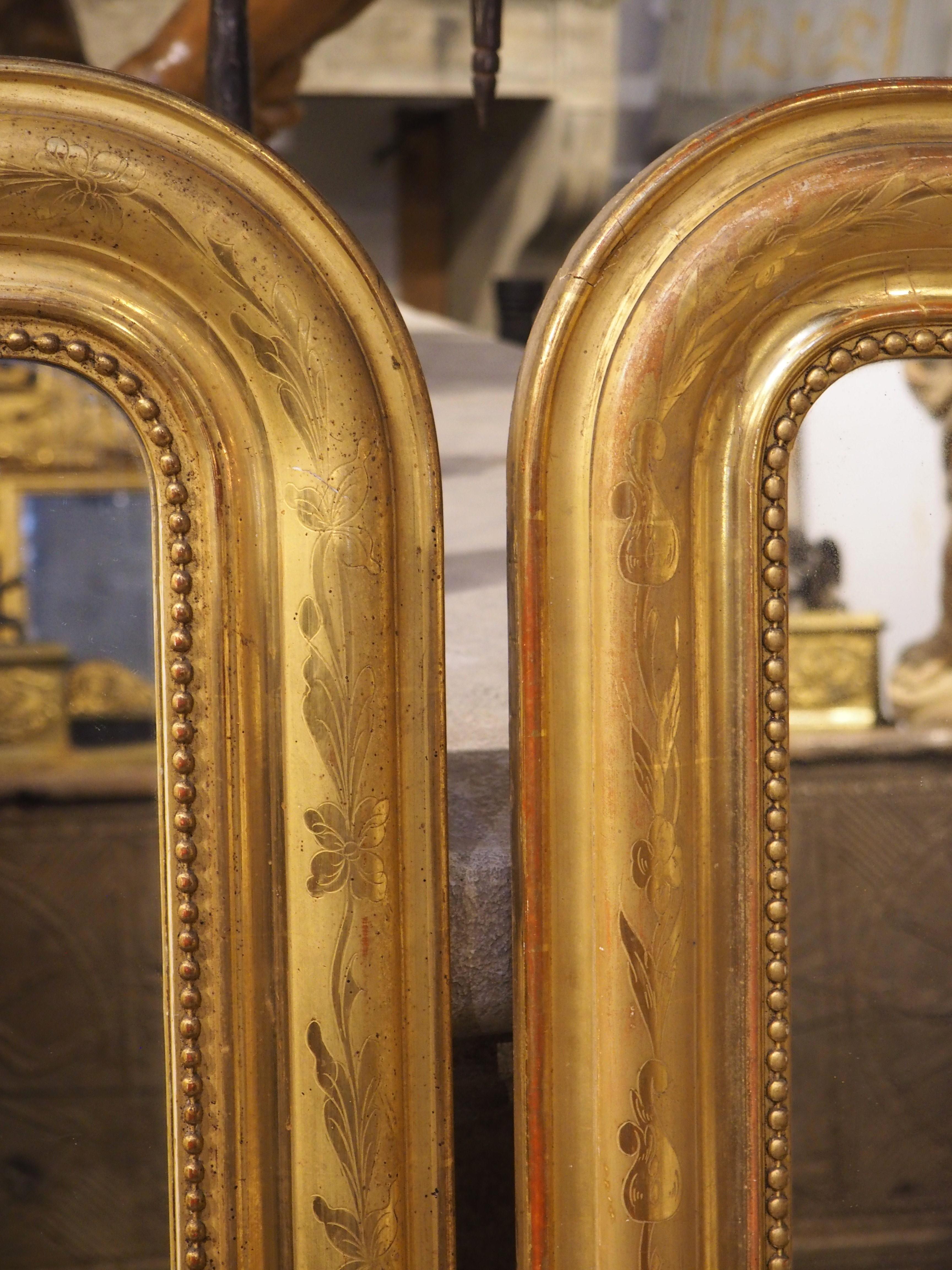 Paire de miroirs Louis Philippe français à motifs floraux en feuille d'or, vers 1890 en vente 9