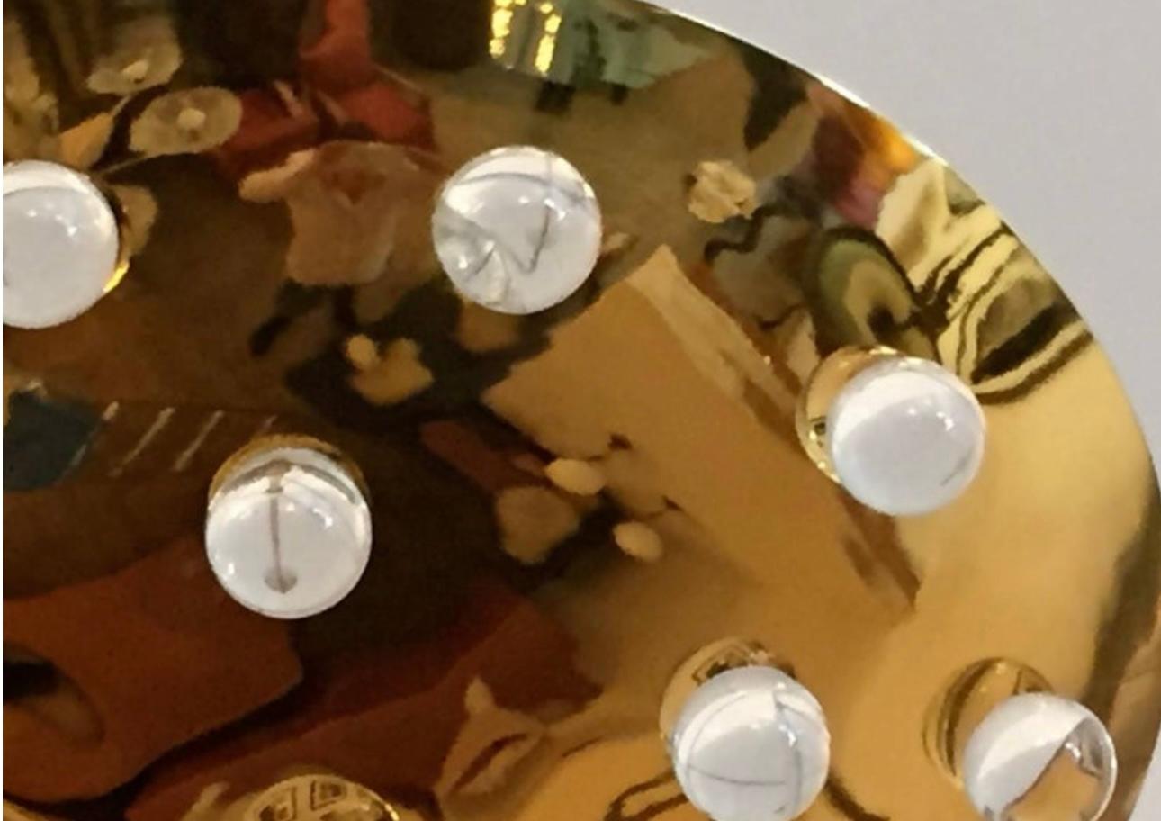 Plaqué or Paire de pendentifs orbes français en cristal doré en vente