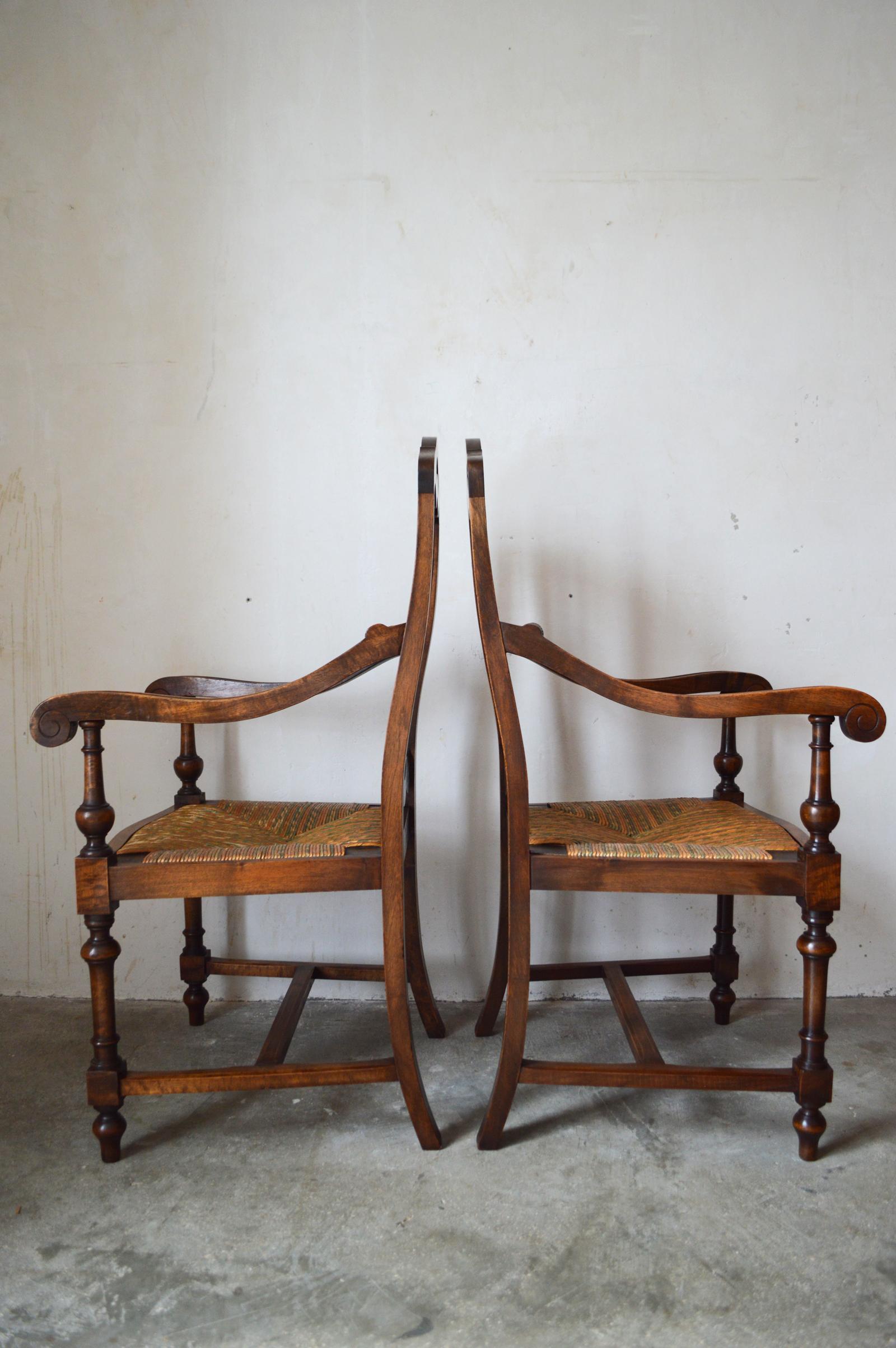 Pair of French Gothic Revival Rush Seat Armchairs in Walnut, circa 1890 In Good Condition For Sale In L'Etang, FR
