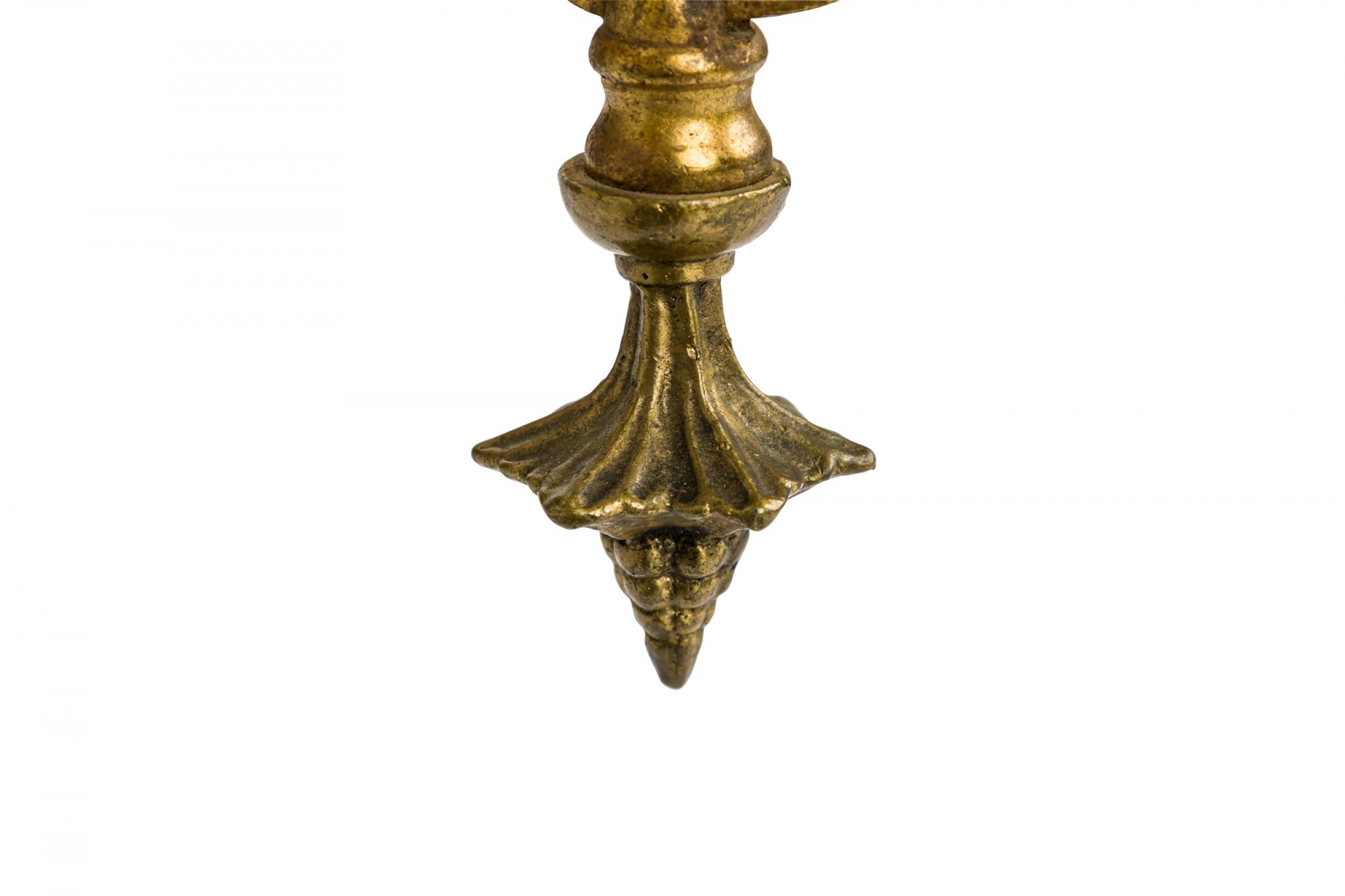 Gotico Coppia di sconsigliere in bronzo dorato in stile gotico francese in vendita