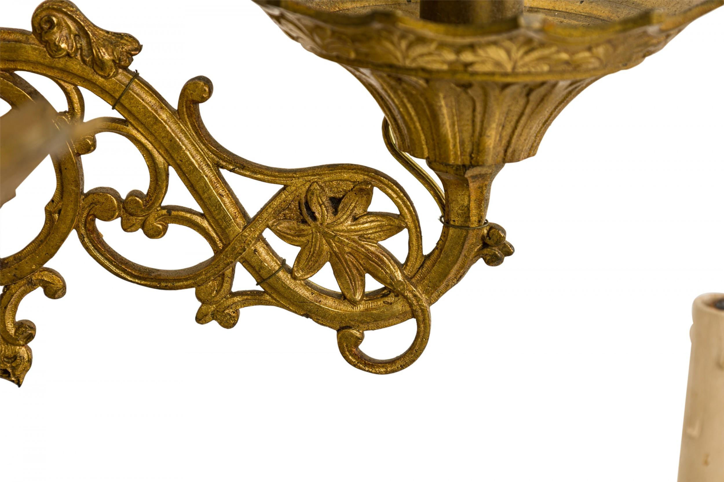 XX secolo Coppia di sconsigliere in bronzo dorato in stile gotico francese in vendita