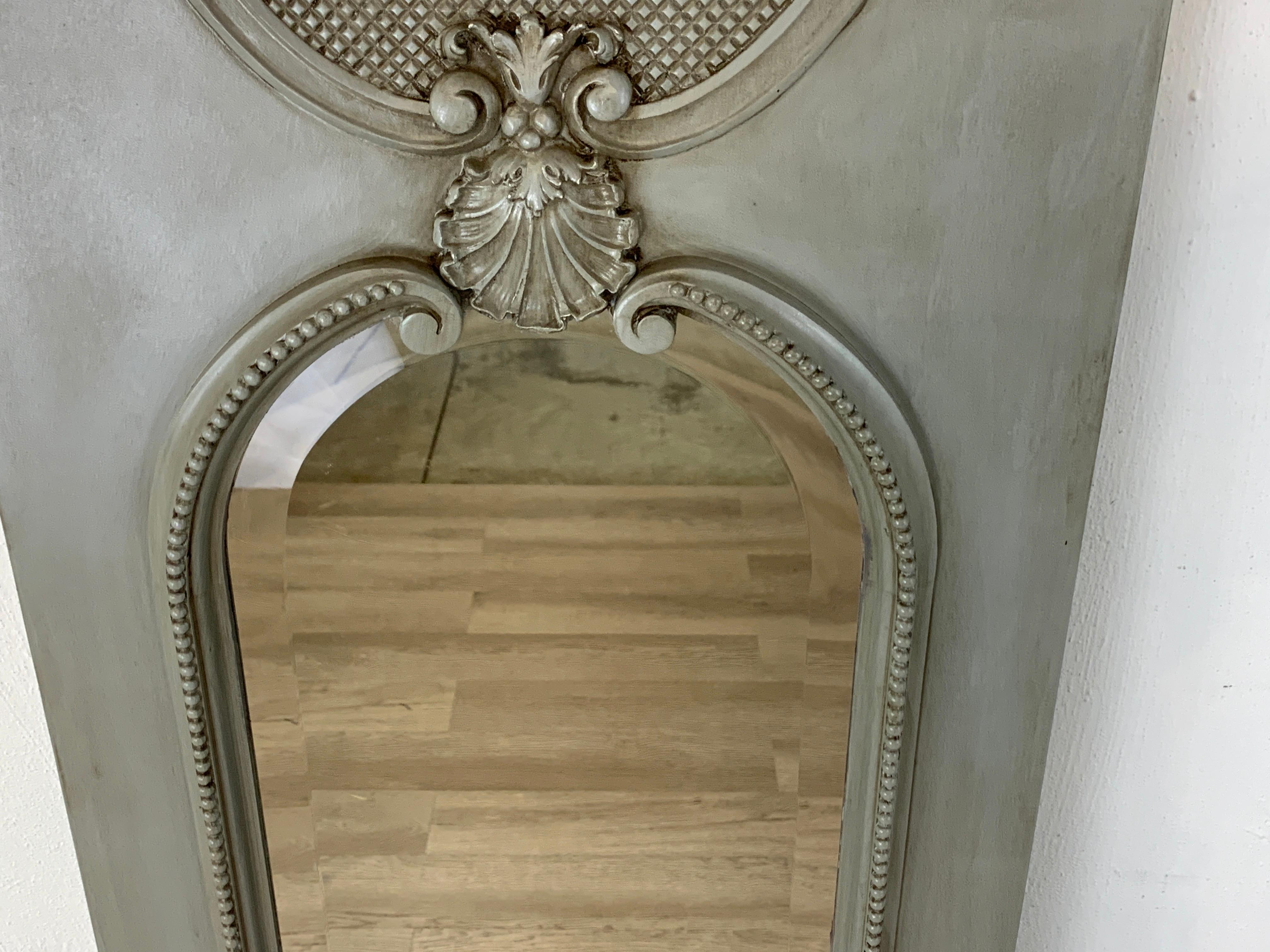 Pair of French Grey Panted Trumeau Mirrors In Good Condition For Sale In Atlanta, GA