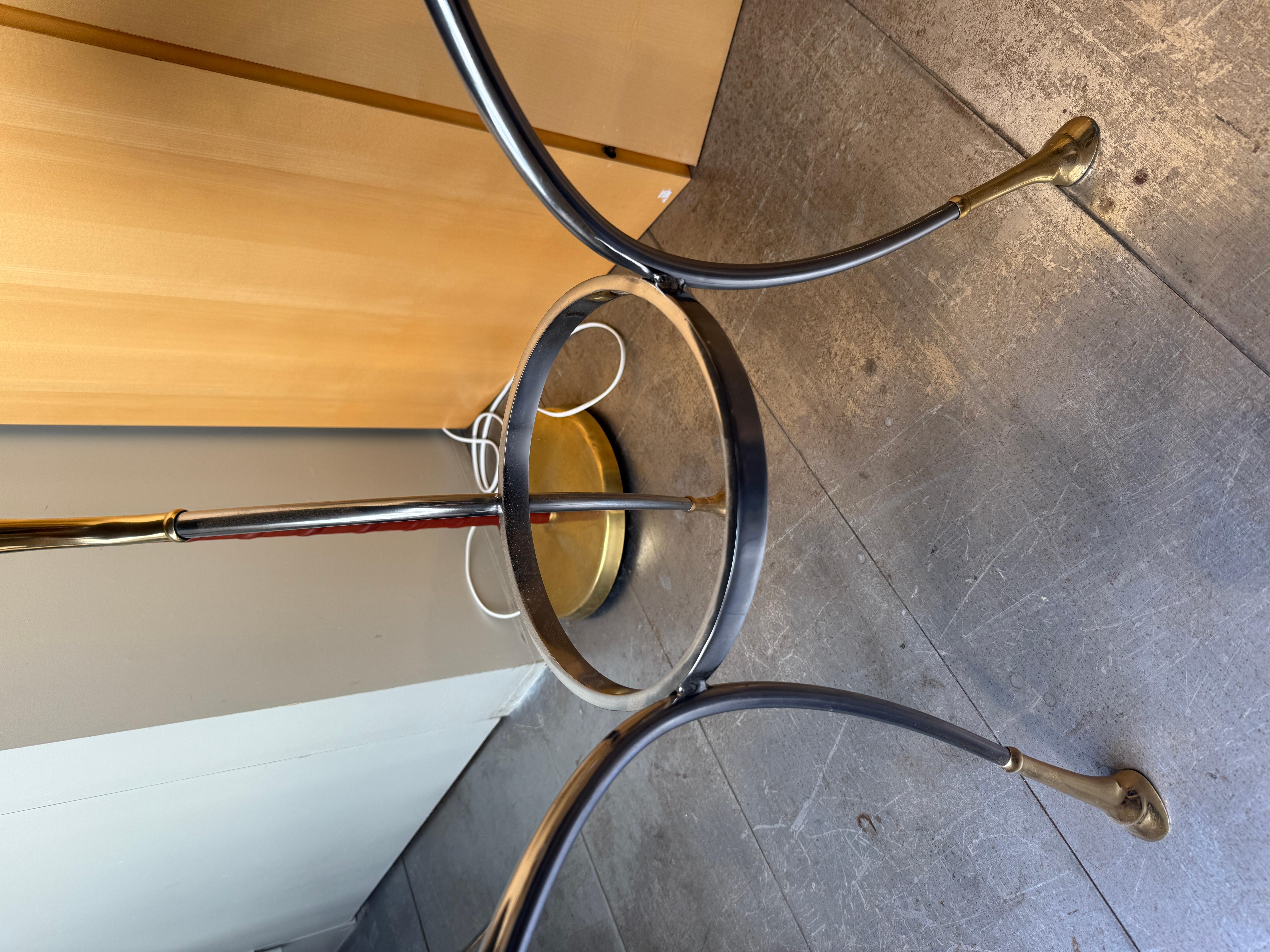Mid-Century moderno Coppia di guéridon francesi  attribuito alla Maison Jansen Piano in marmo circa 1970 in vendita