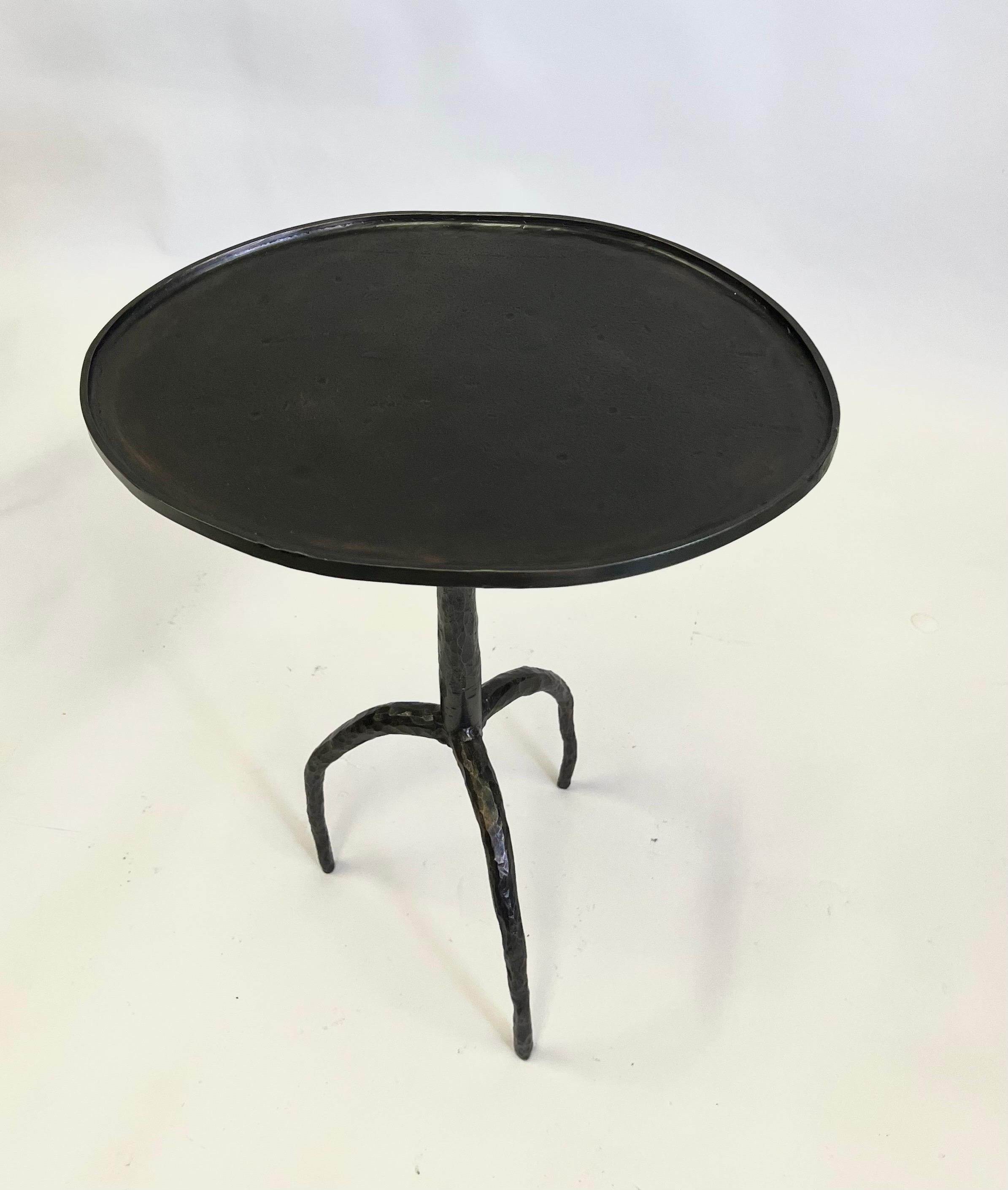 Mid-Century Modern Pair of French Hammered Wrought Iron Side Tables in style of Diego Giacometti For Sale