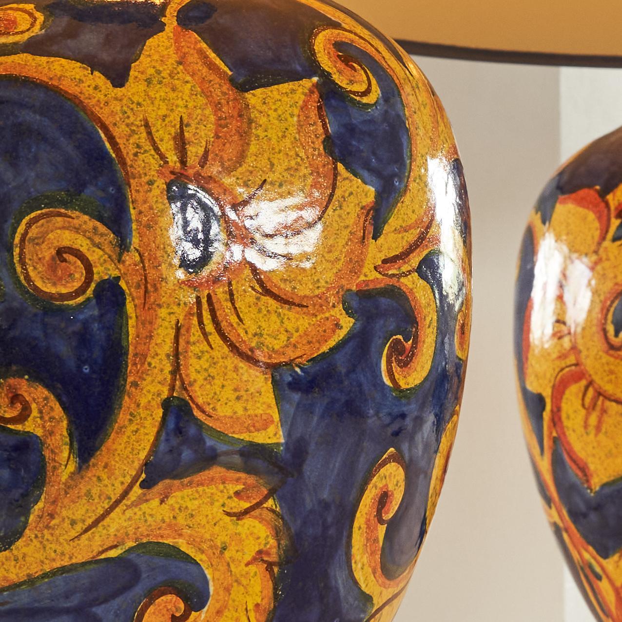 Pair of French Hand Painted Ceramic Table Lamps with Floral Decor 1980s In Good Condition For Sale In Tilburg, NL