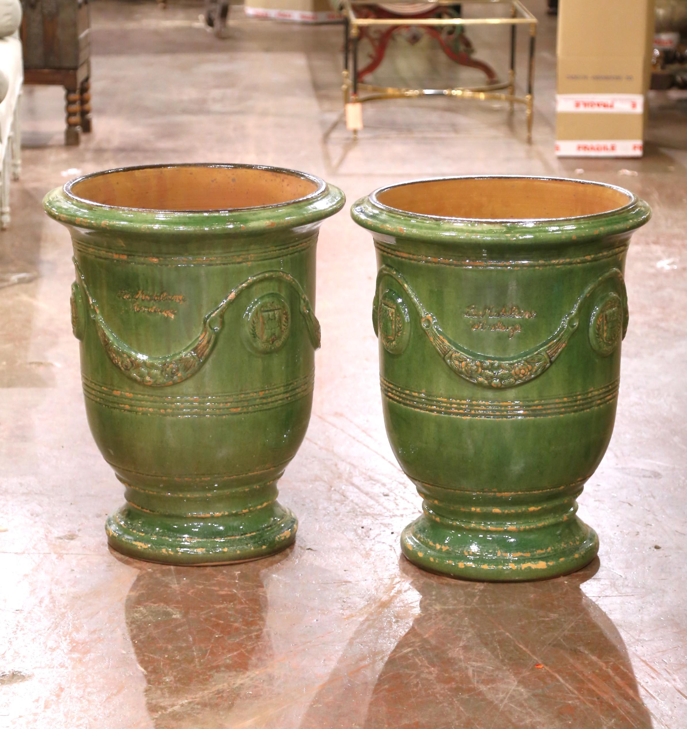 Francese Coppia di fioriere Anduze in terracotta smaltata fatte a mano da La Madeleine in vendita