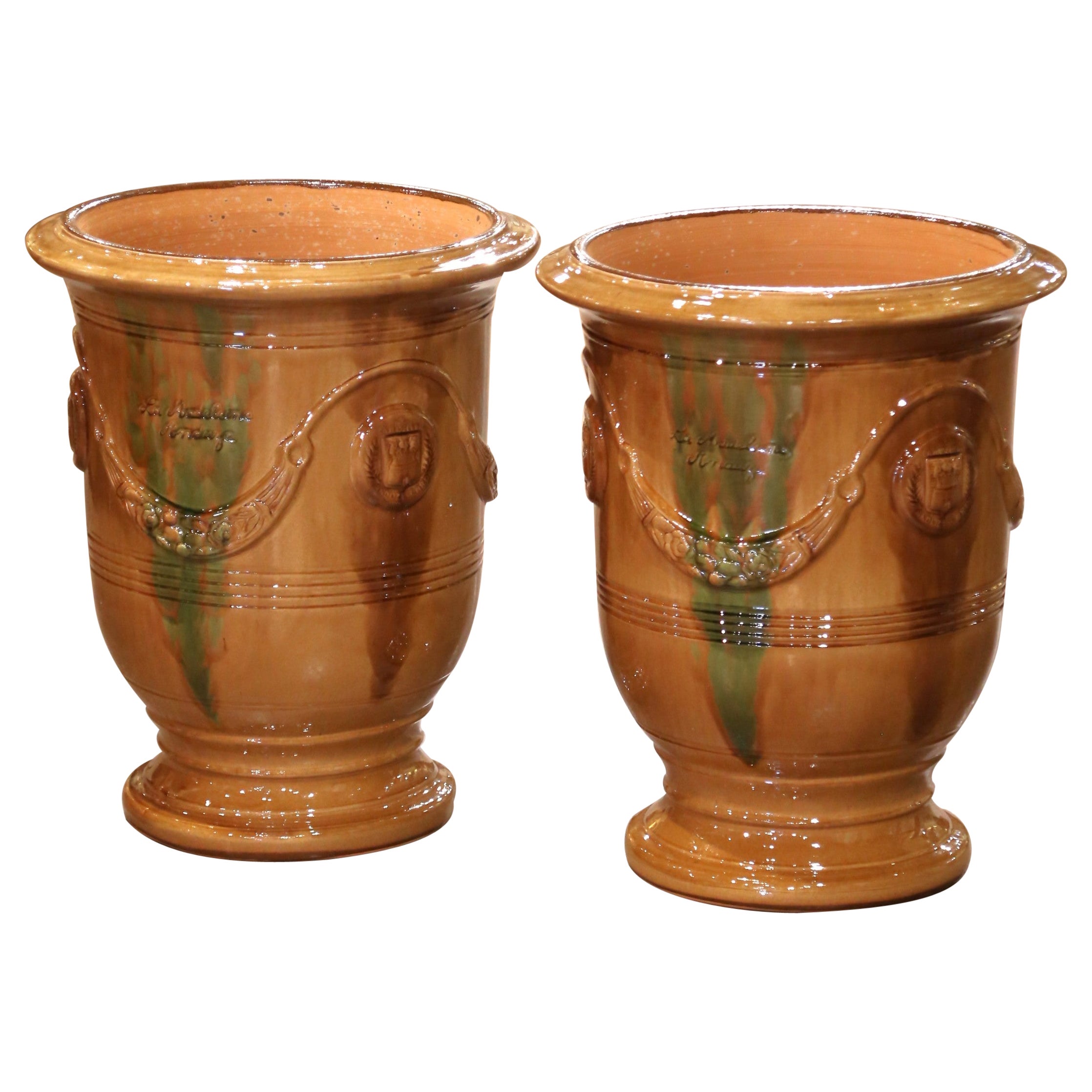 Pareja de Maceteros Anduze de Terracota Esmaltada Franceses Hechos a Mano de La Madeleine