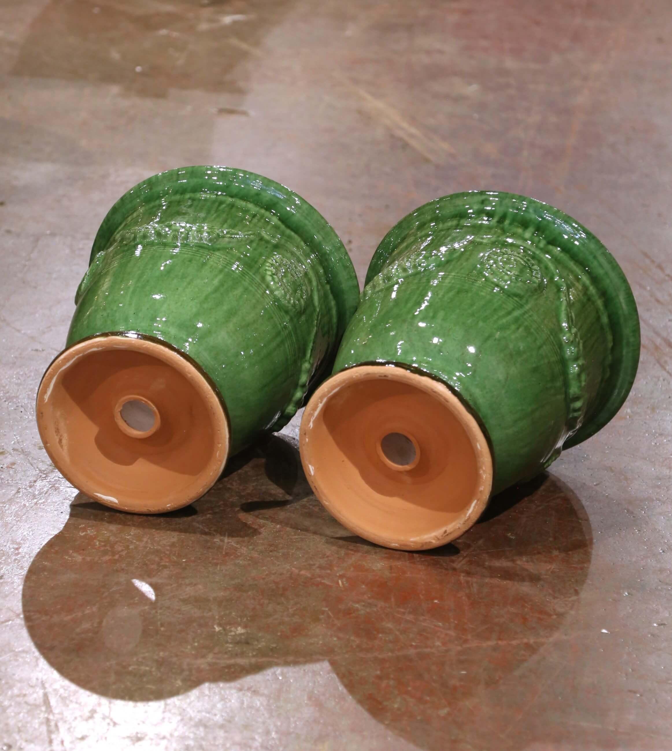 Paire de jardinières Anduze en terre cuite émaillée verte faites à la main par La Madeleine en vente 1