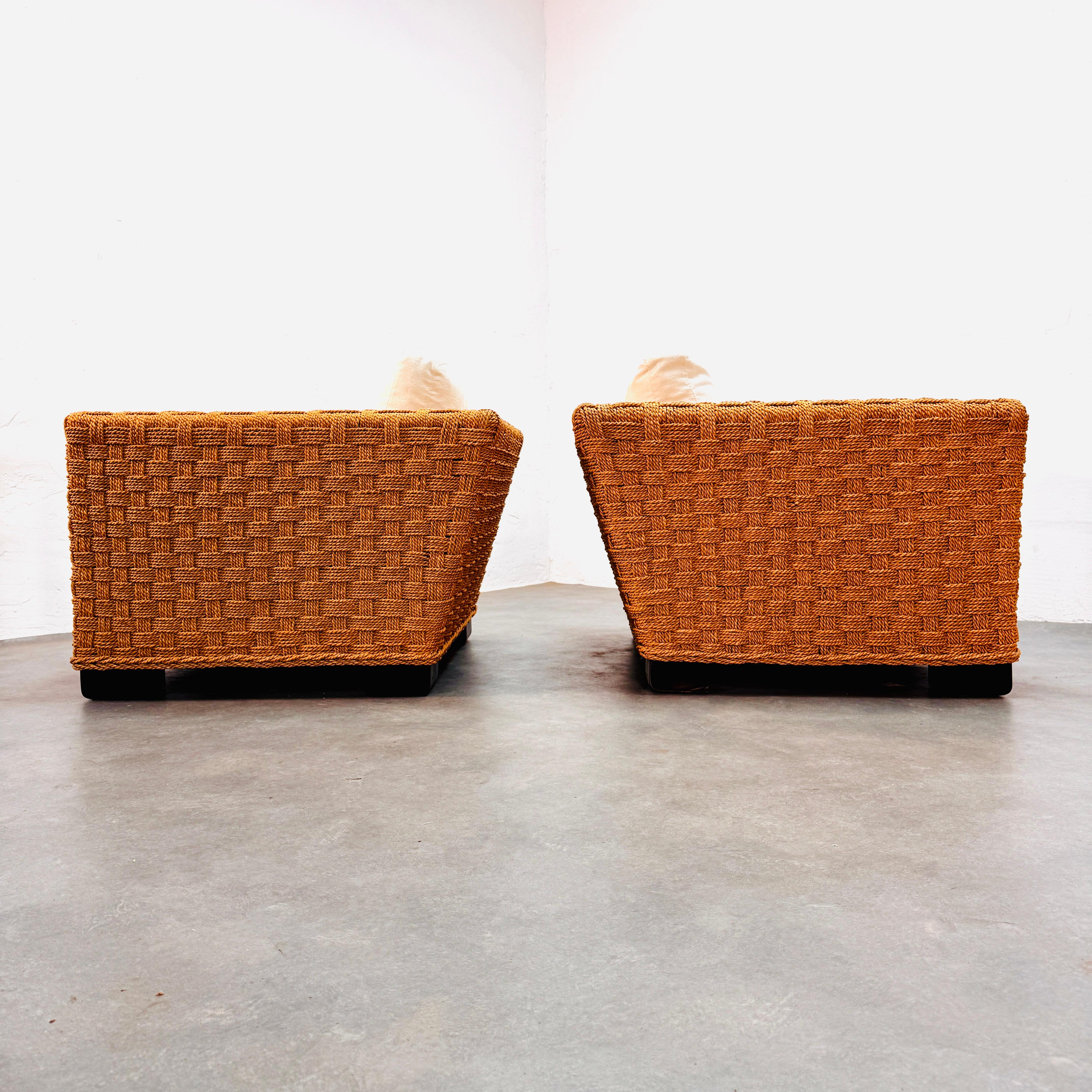 Mid-Century moderno Coppia di poltrone francesi in tessuto di Hempe di Audoux et Minet per Ligne Roset in vendita