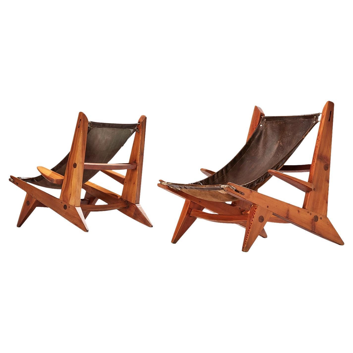 Paire de chaises de chasse françaises en pin et cuir en vente