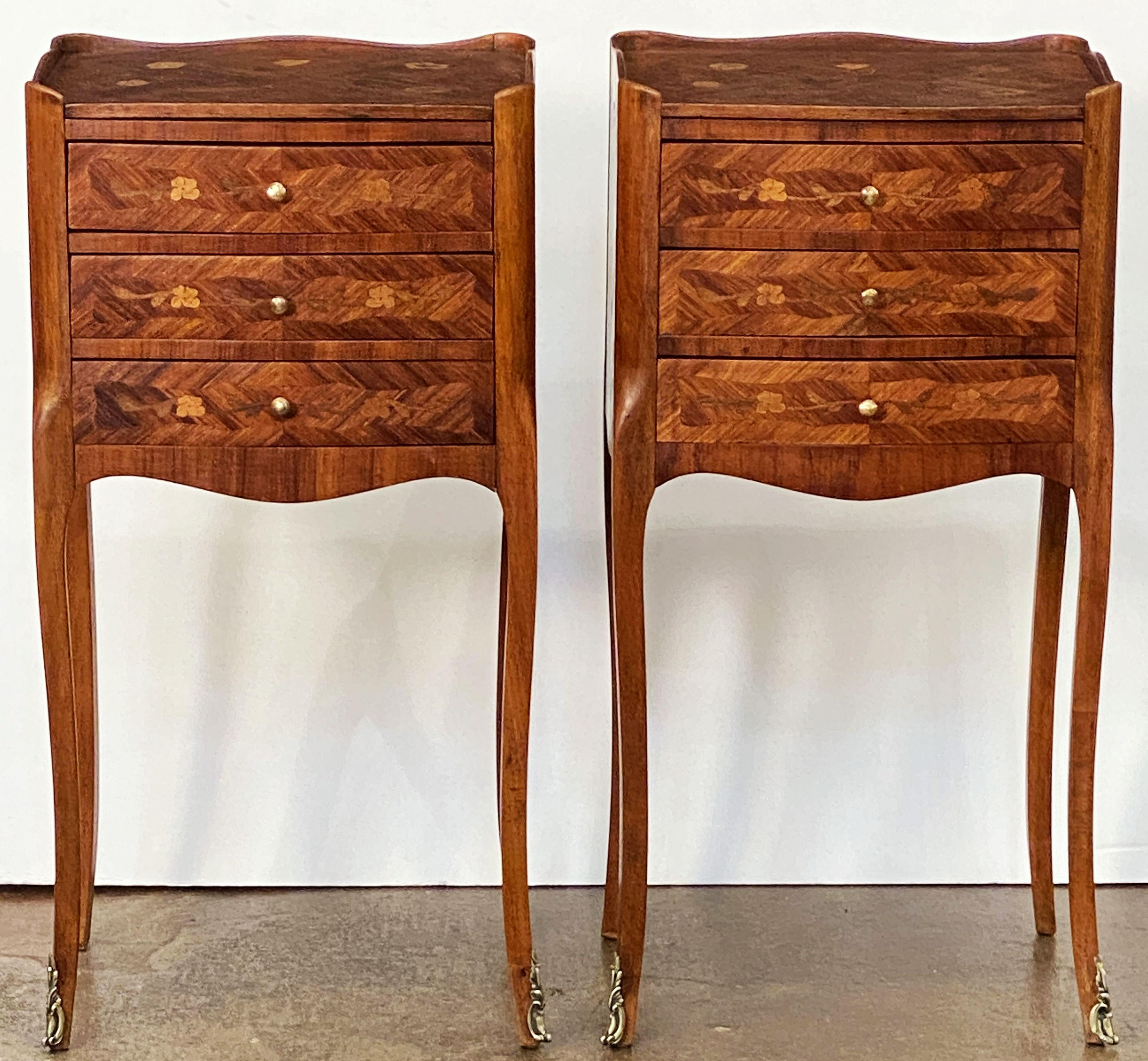 Inlay Pair of French Inlaid Bedside Tables or Nightstands on Cabriole Legs