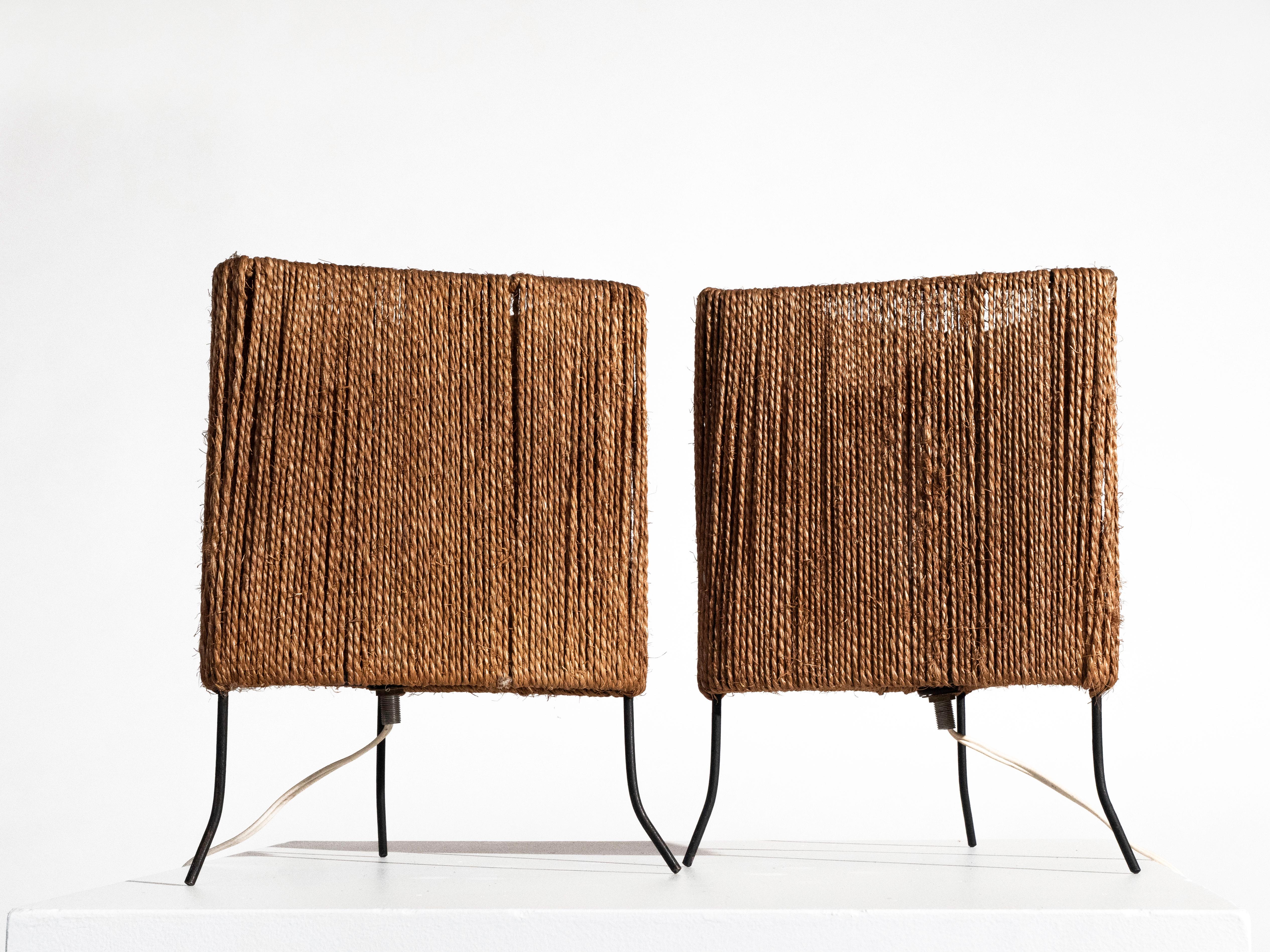 Pareja de lámparas de sobremesa francesas de hierro y cuerda, años 50 en venta 4