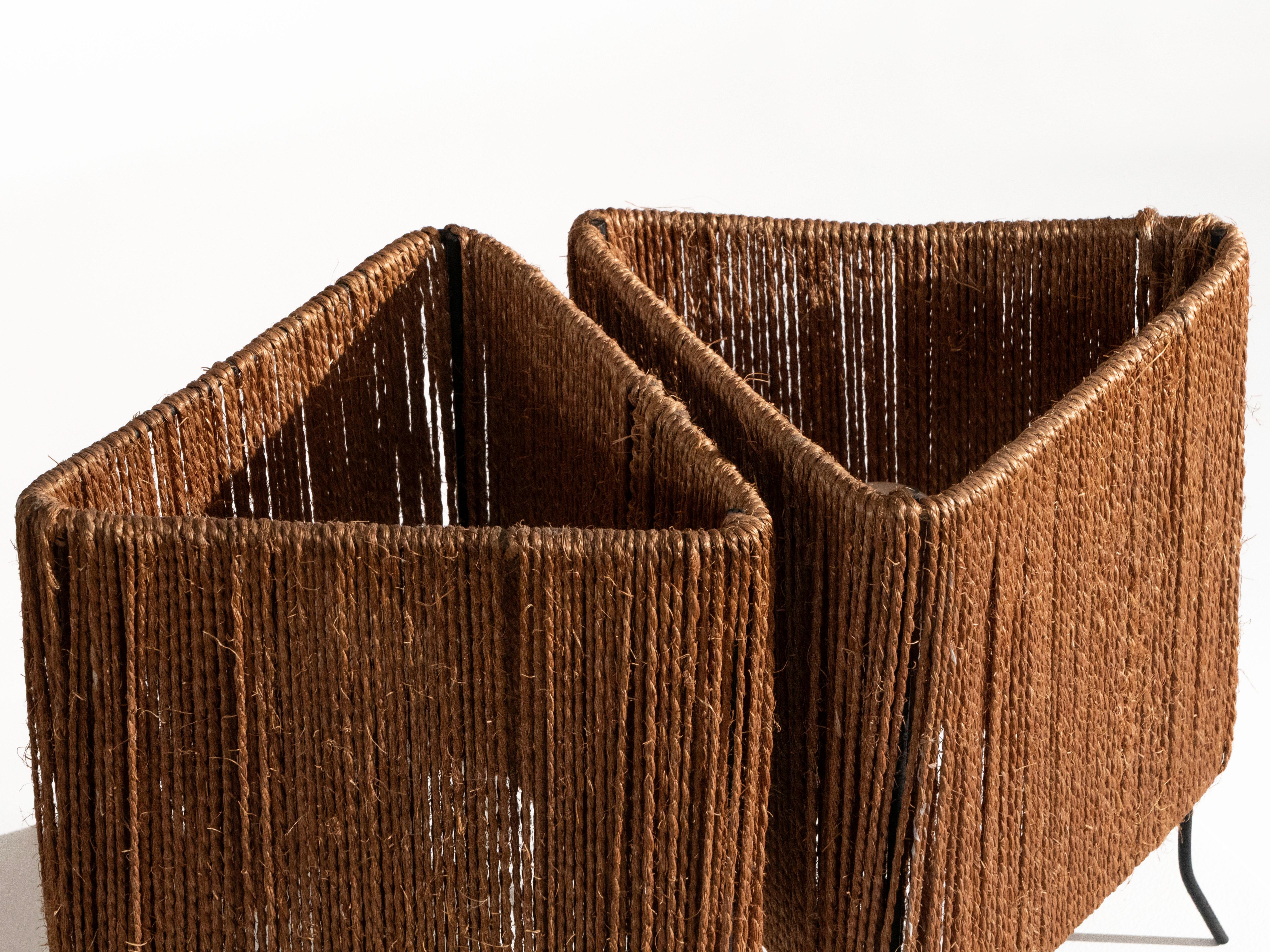 Pareja de lámparas de sobremesa francesas de hierro y cuerda, años 50 en venta 5