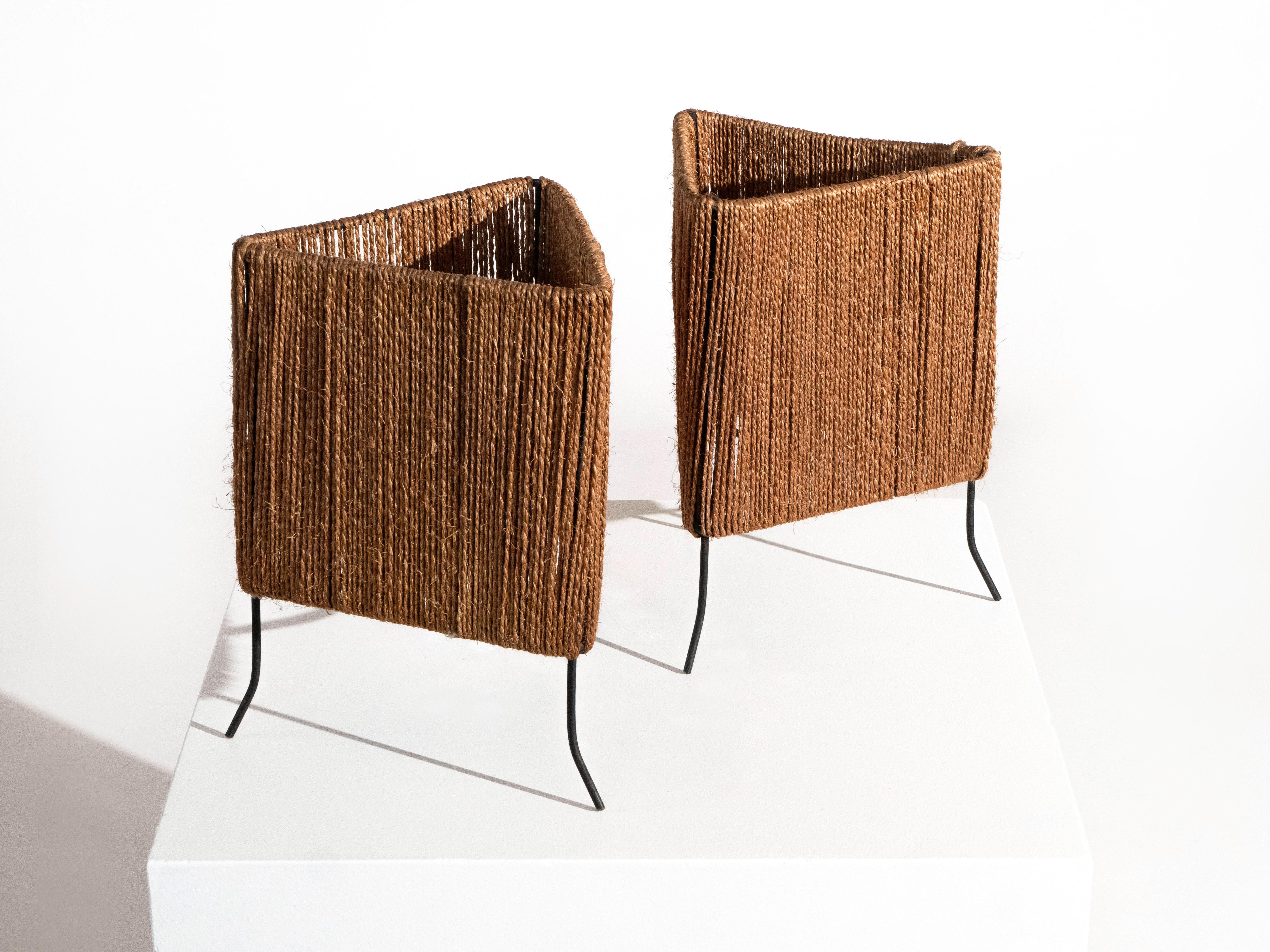 Pareja de lámparas de sobremesa francesas de hierro y cuerda, años 50 Francés en venta