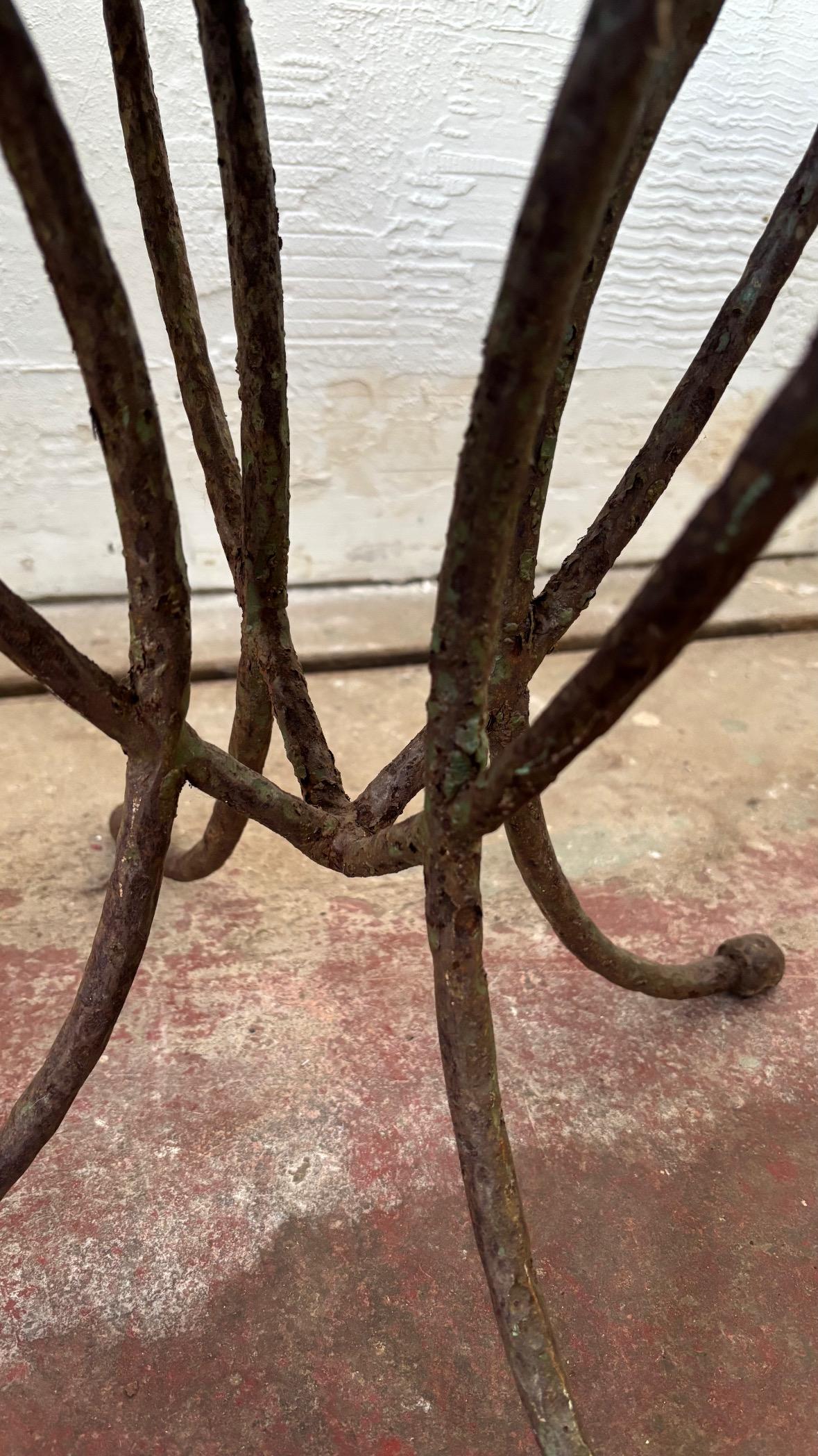 Paire de chaises architecturales françaises en fer, années 1940 Bon état - En vente à Sherborne, GB