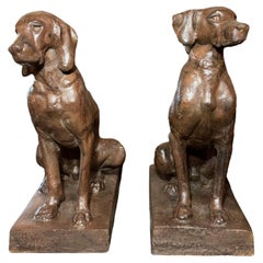 Paar französische Eisen-Hundeskulpturen mit Hund