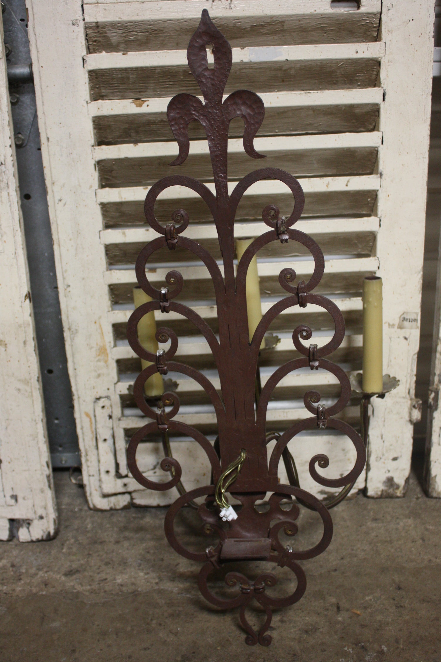 Pair of French Iron Sconces, Early 20th Century For Sale 5