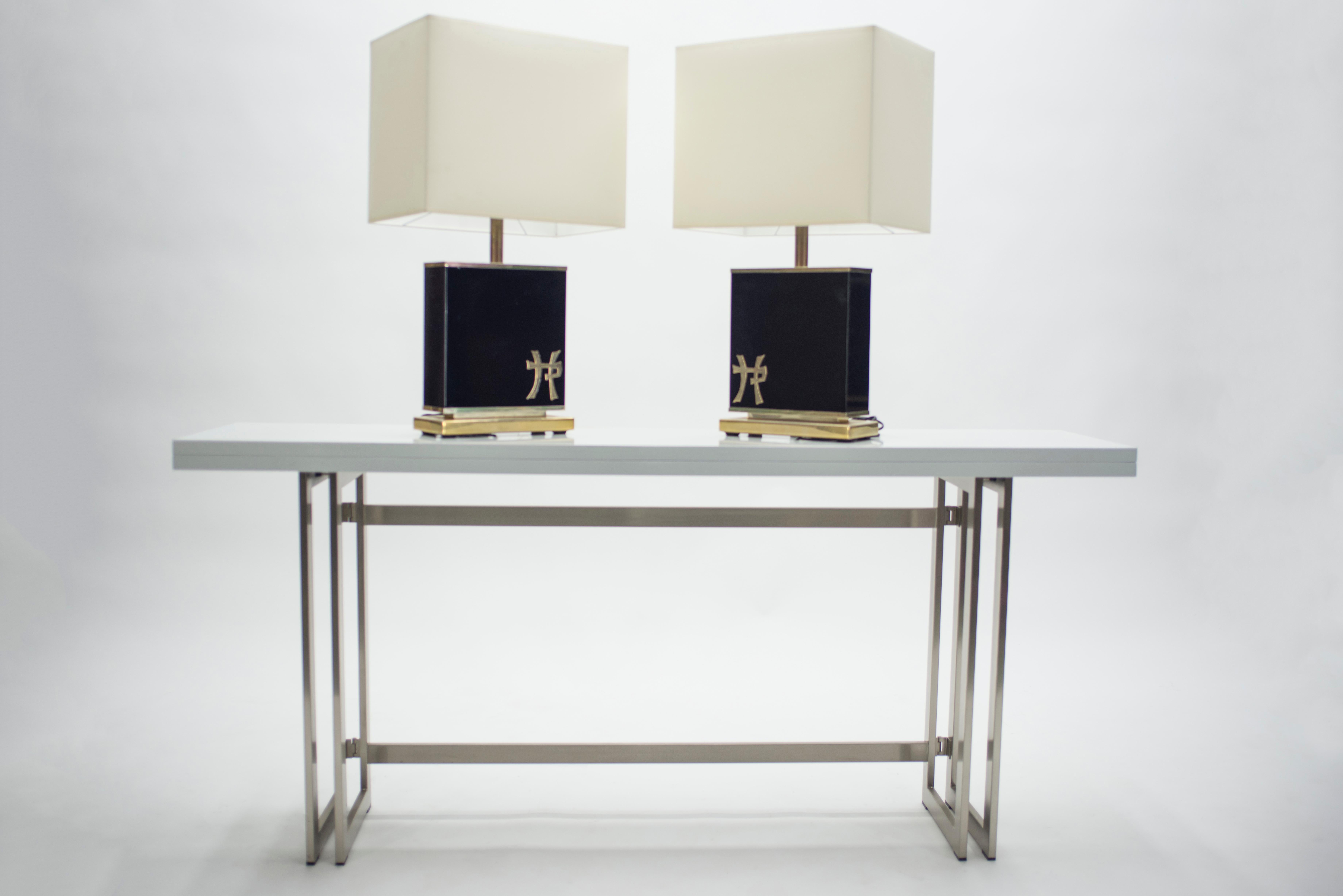 Pair of French J.C. Mahey Black Lacquer and Brass Table Lamps, 1970s In Good Condition For Sale In Paris, IDF