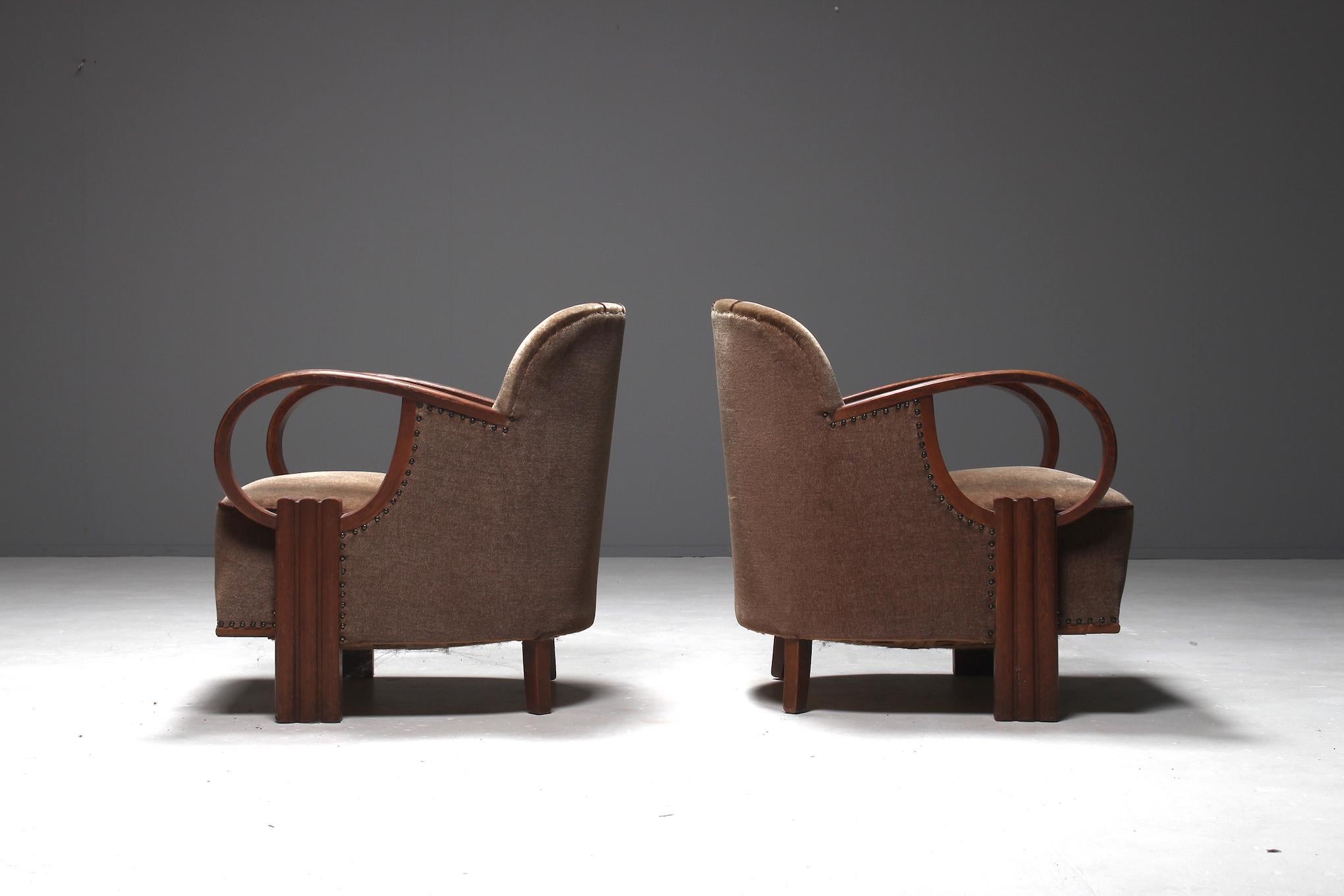 Pair of French Jean Pascaud Style Art Deco Club Chairs in Oak and Velvet, 1930s For Sale 1