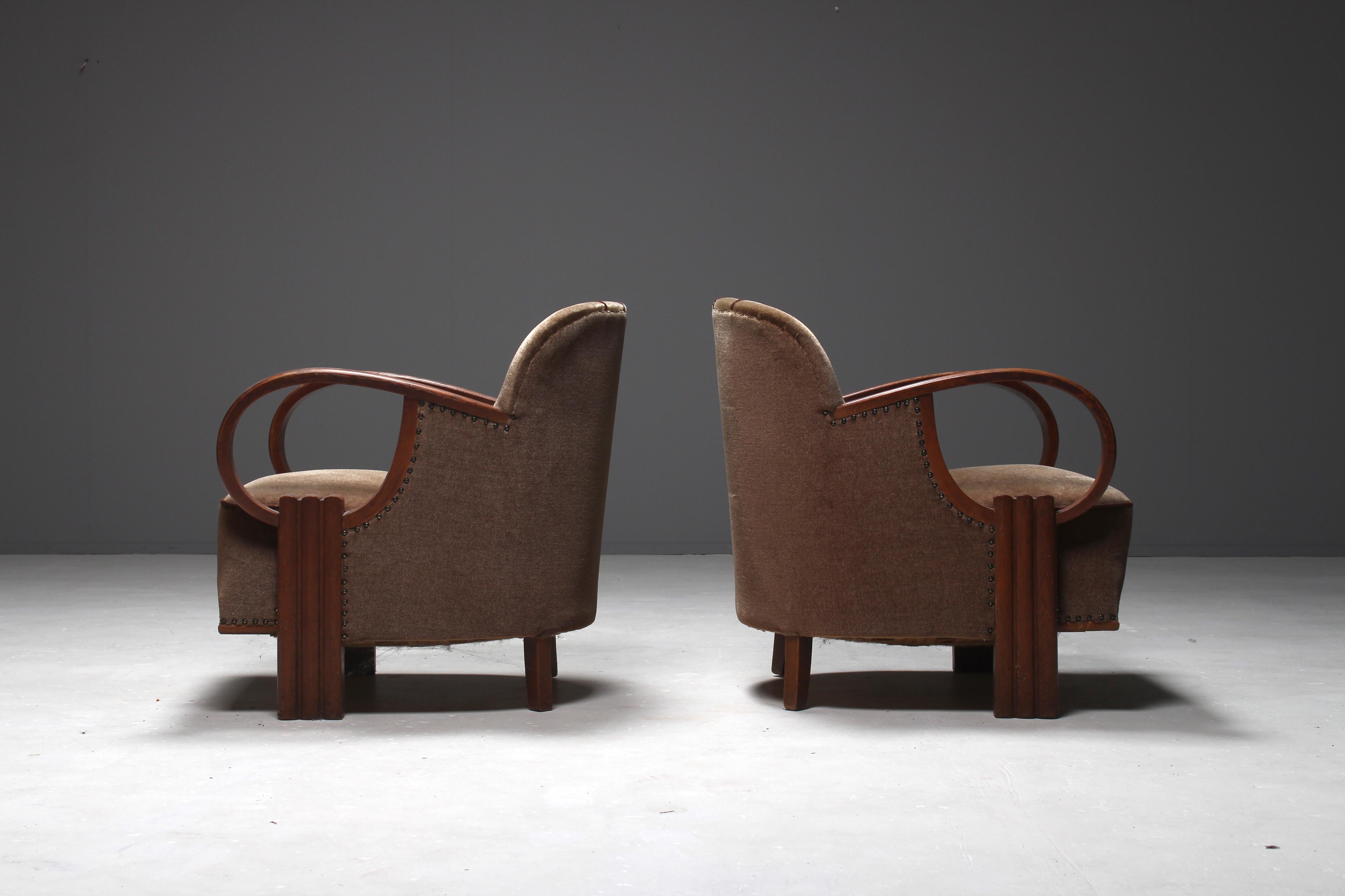 Pair of French Jean Pascaud Style Art Deco Club Chairs in Oak and Velvet, 1930s For Sale 4