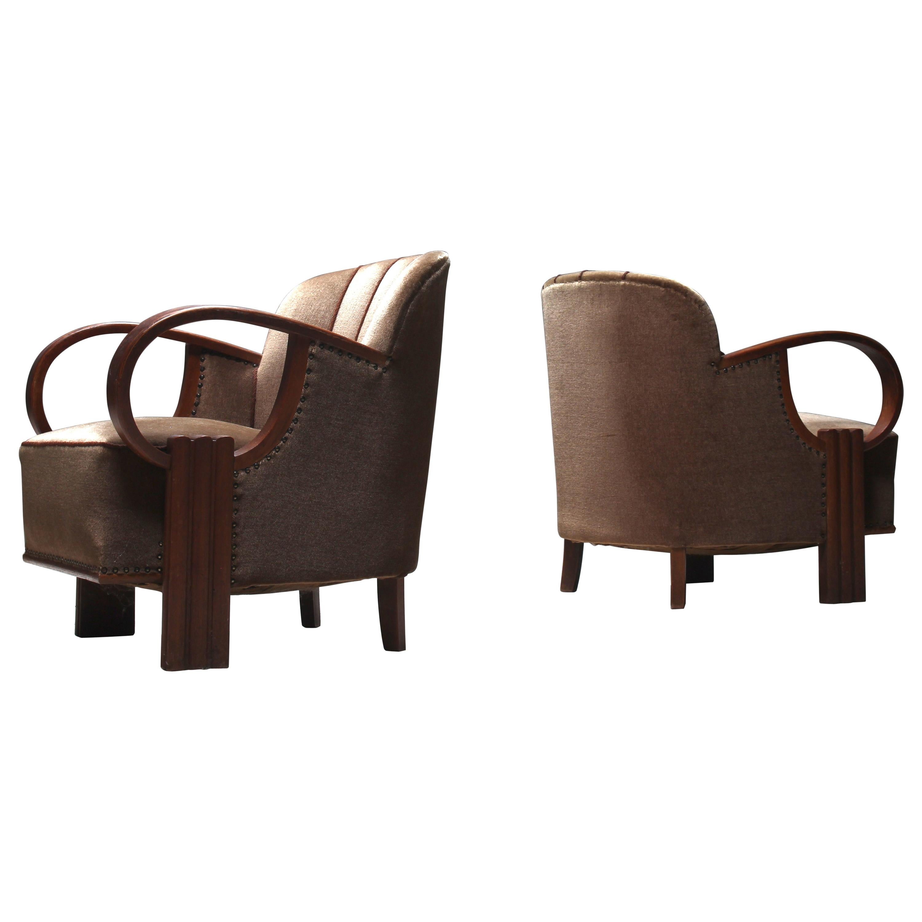 Pair of French Jean Pascaud Style Art Deco Club Chairs in Oak and Velvet, 1930s For Sale