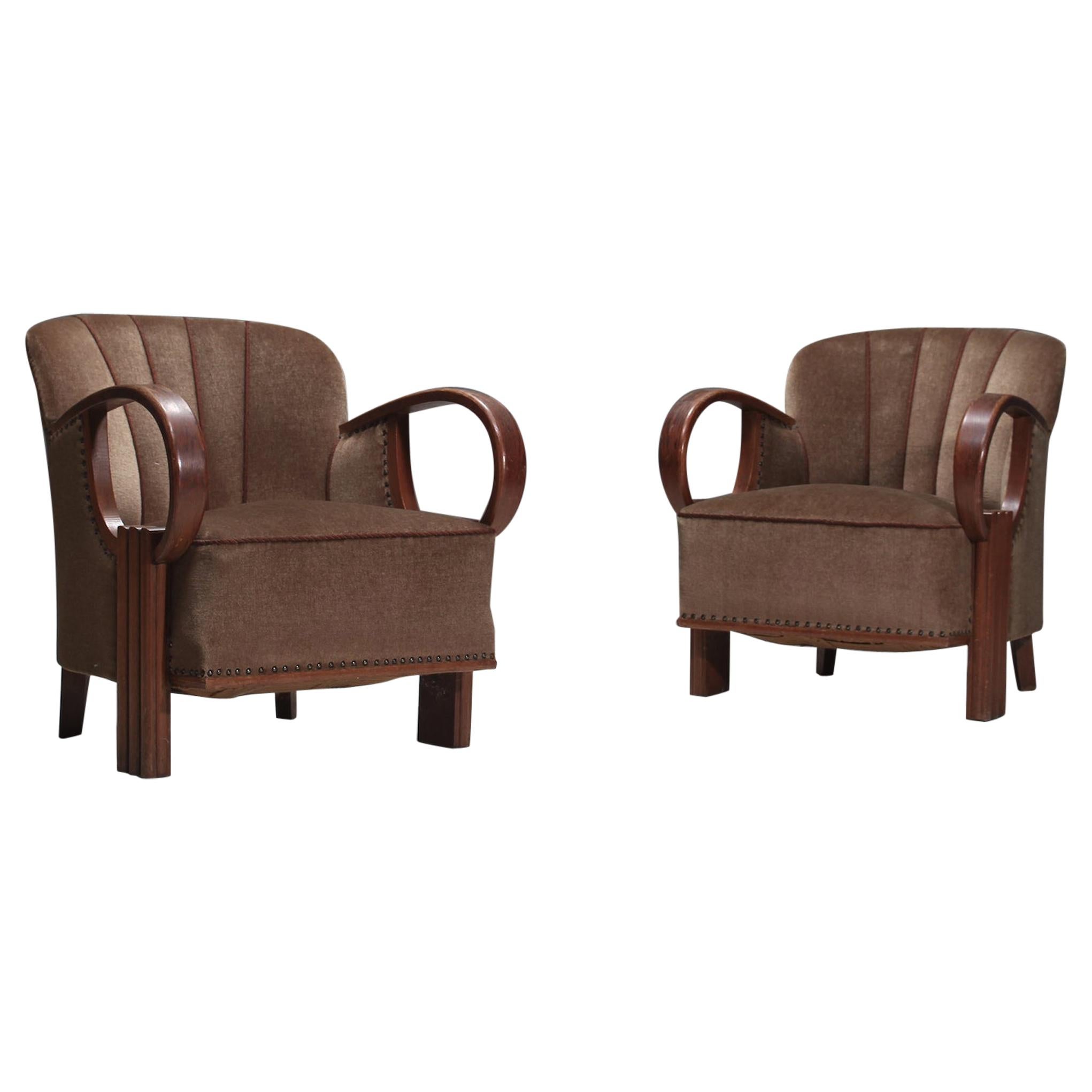 Pair of French Jean Pascaud Style Art Deco Club Chairs in Oak and Velvet, 1930s For Sale