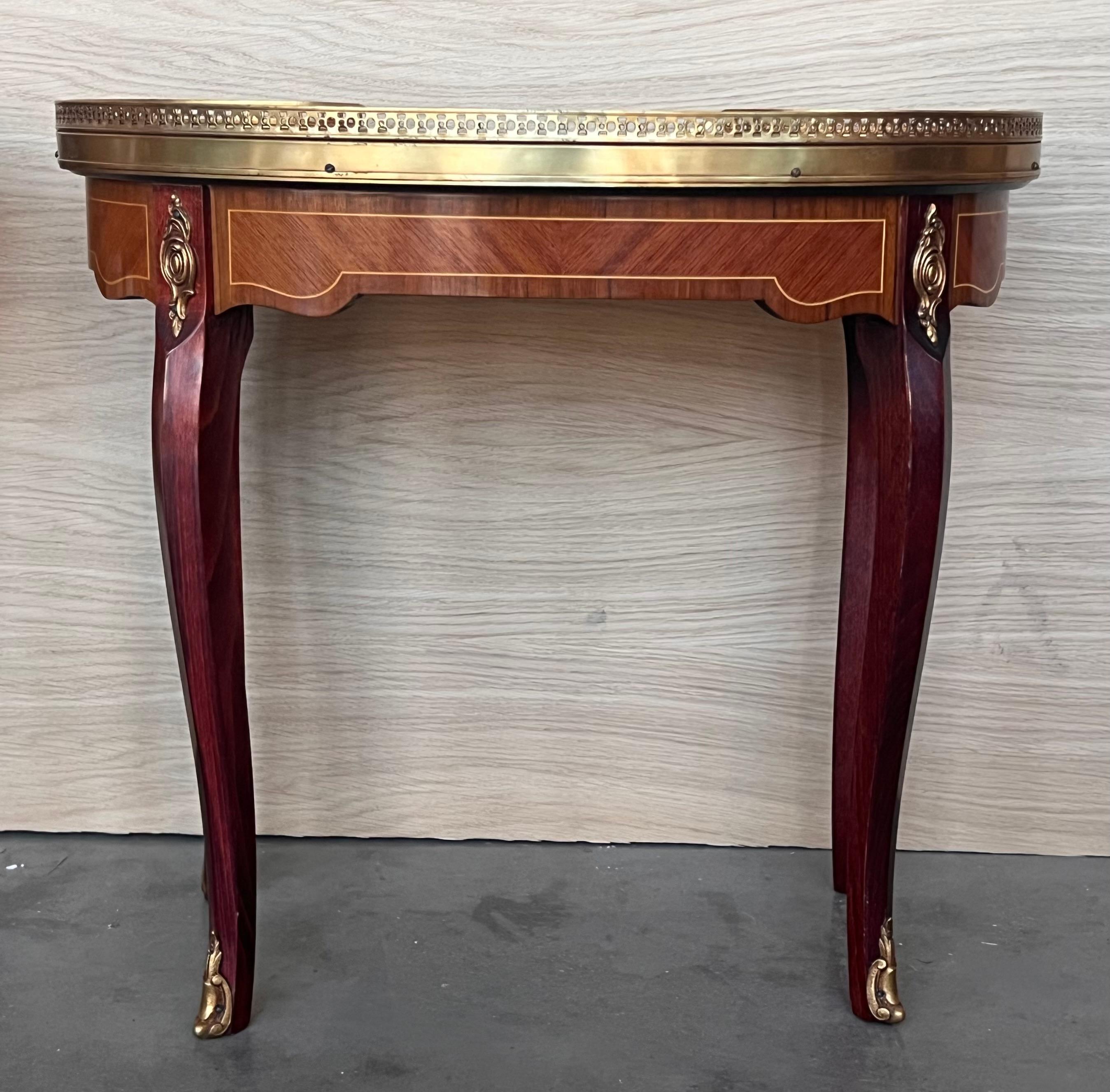 Pair of French Kidney Shape Nightstands Bedside Tables Louis XVI, circa 1910 For Sale 2
