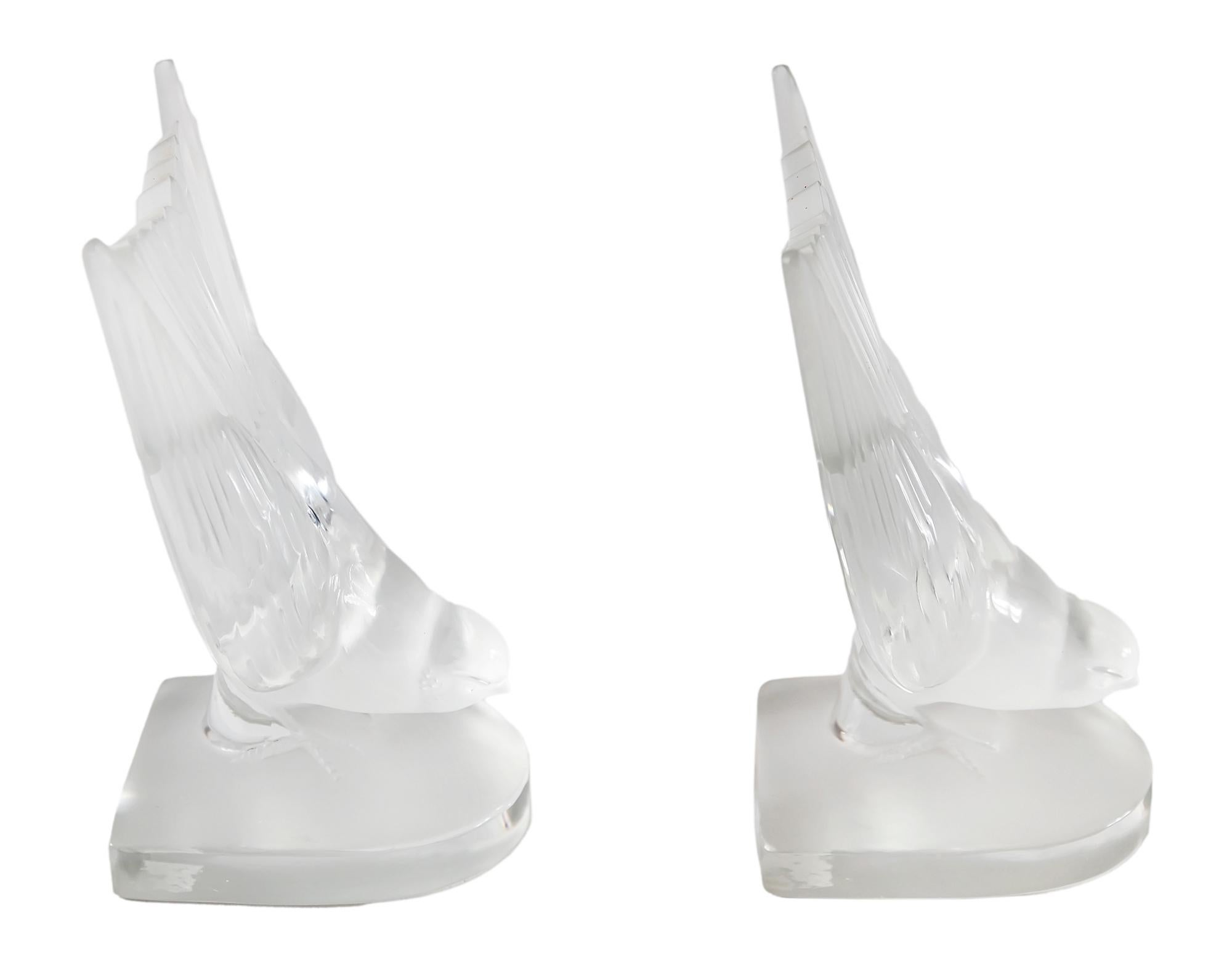 Hand-Crafted Pair of French Lalique Crystal Birds Sculptures For Sale